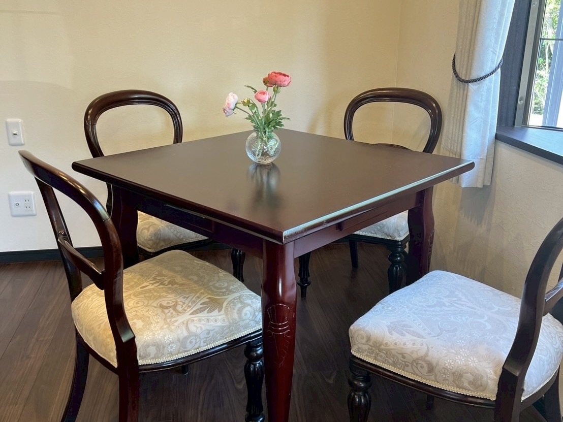 チャイナテーブル