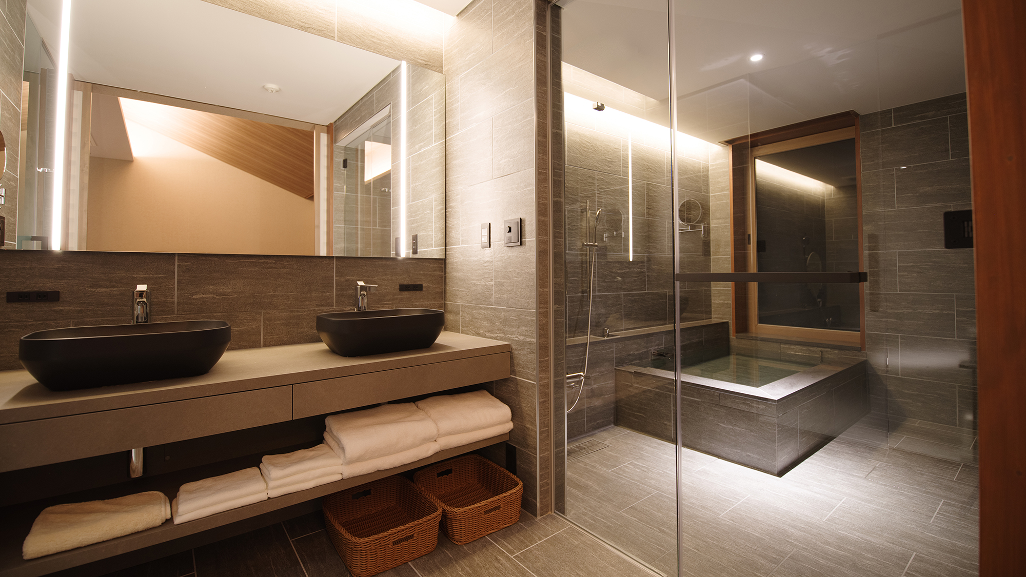 │ラグジュアリースイート│