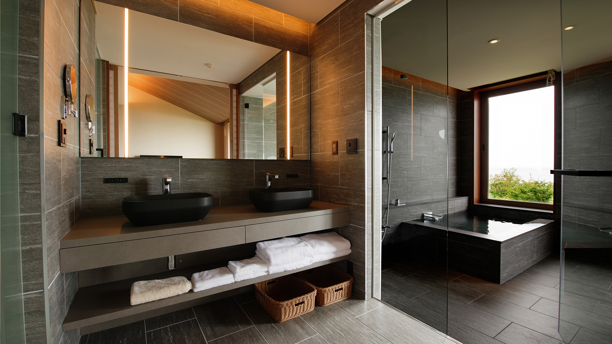 │ラグジュアリースイート│