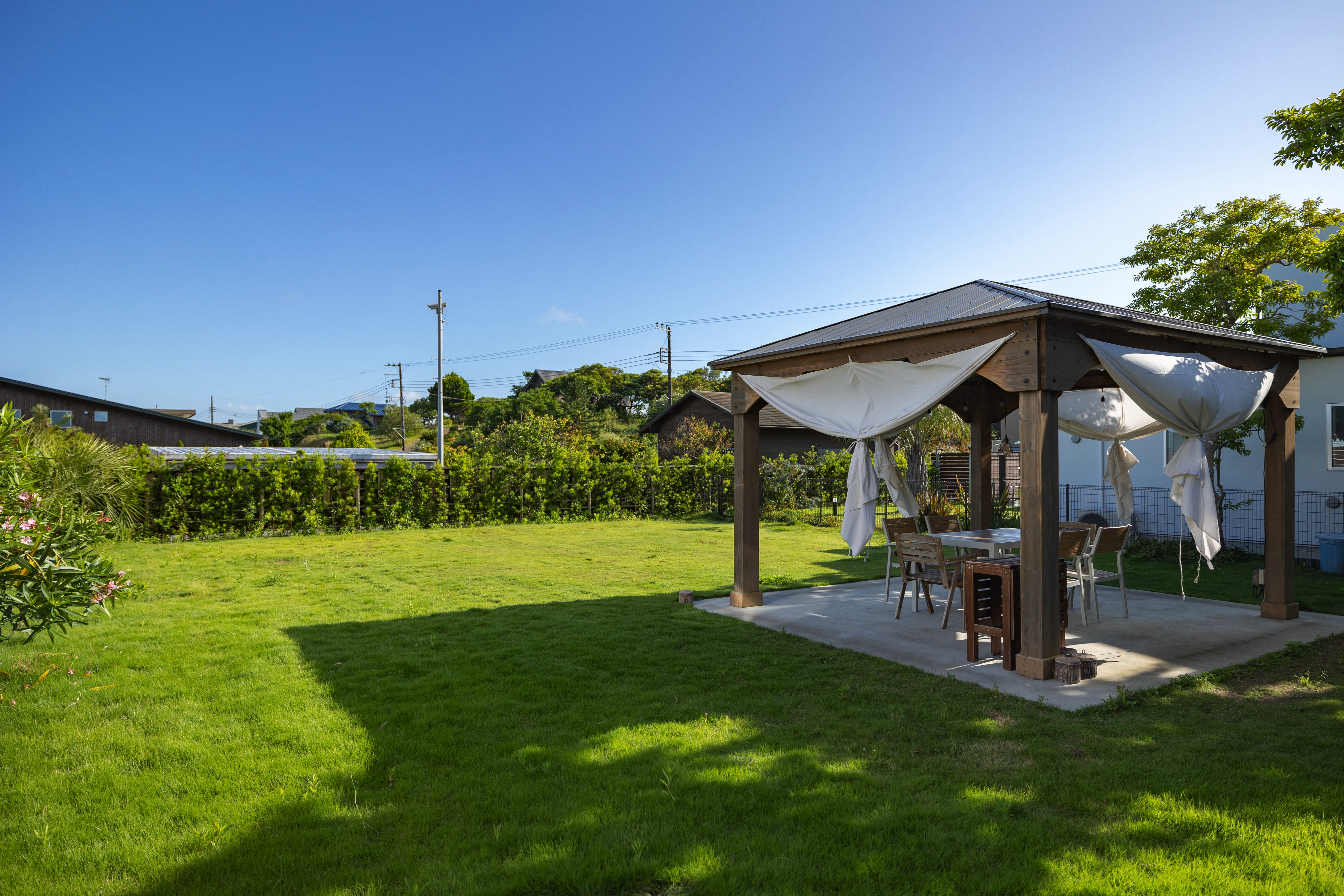 芝生の庭＆BBQコーナー