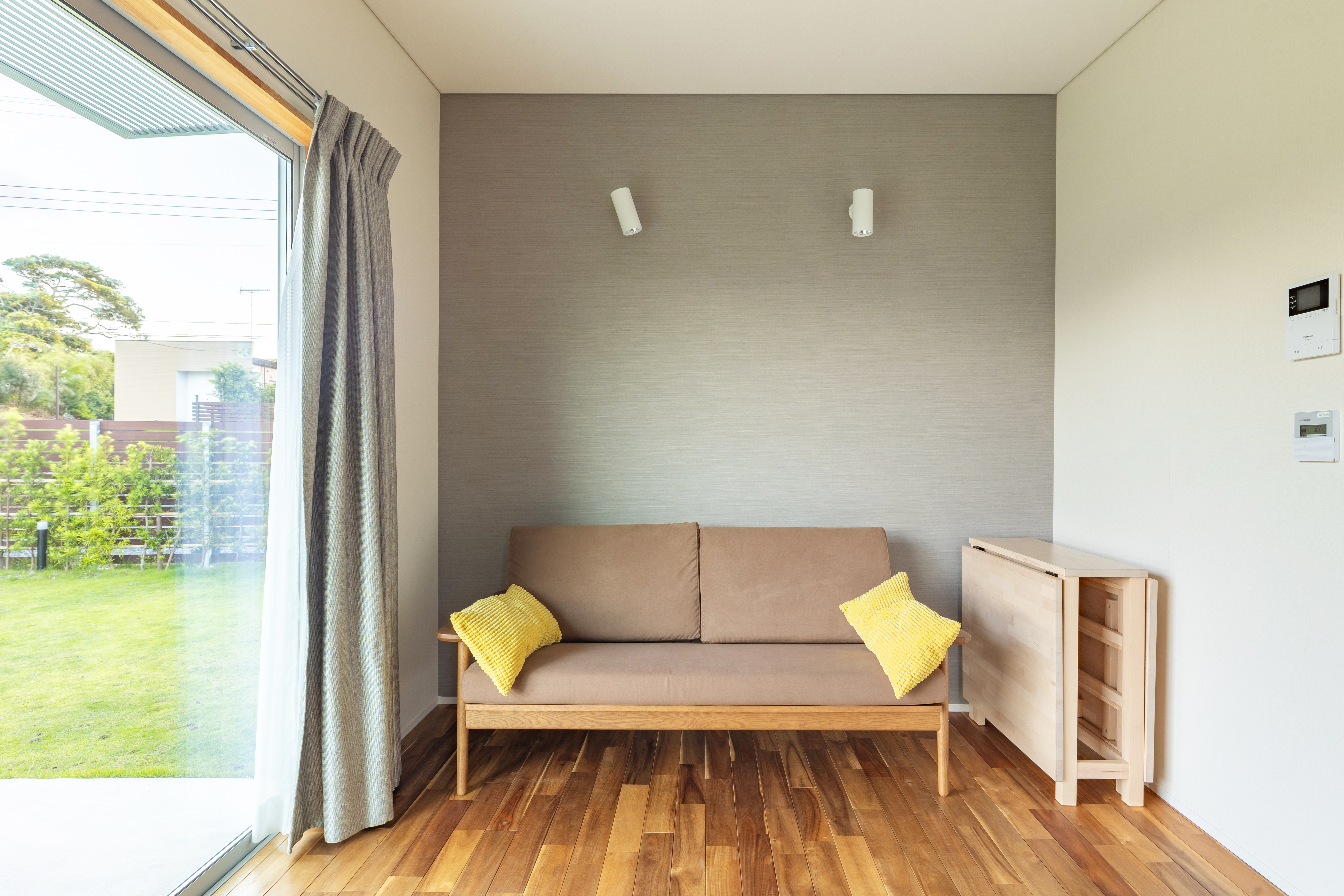 ２号室リビング＆ダイニング