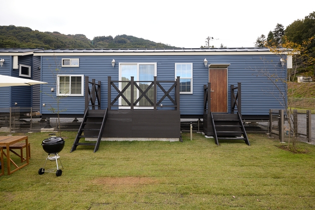 トレーラーハウスE