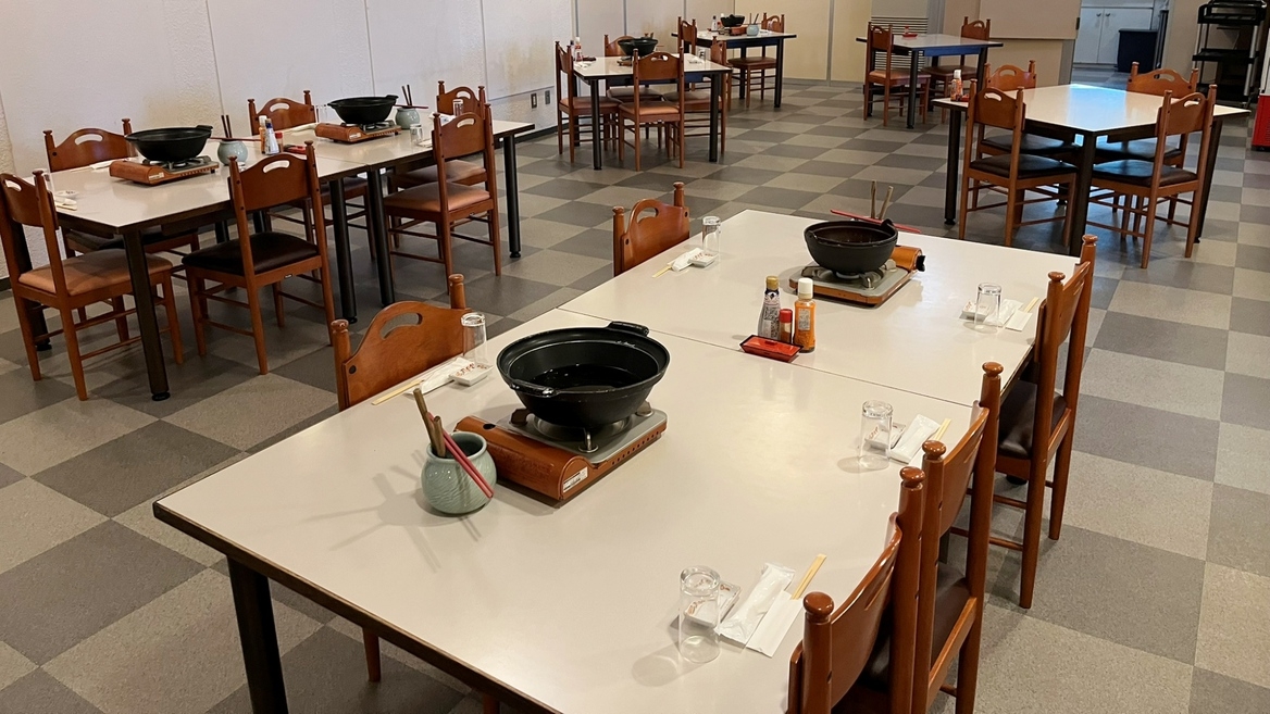 【スタンダード2食付】夕食は豚しゃぶ付き和食膳[天然温泉／ゴルフ場隣接／駐車場無料]