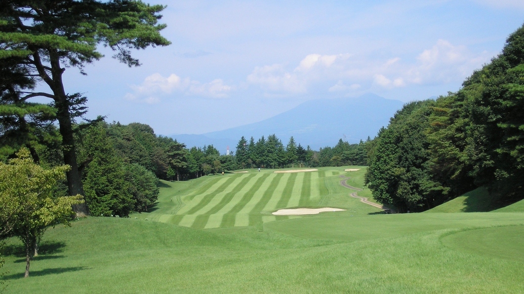 【朝食付】朝7時からOK！和朝食で元気に出発♪[天然温泉／ゴルフ場隣接／駐車場無料]
