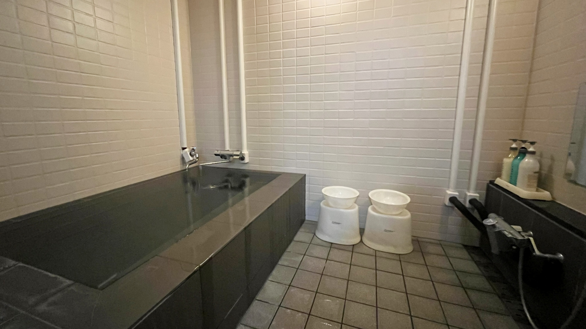 *【源泉かけ流し天然温泉（女性用）】心身ともに癒やされる温泉をご用意。