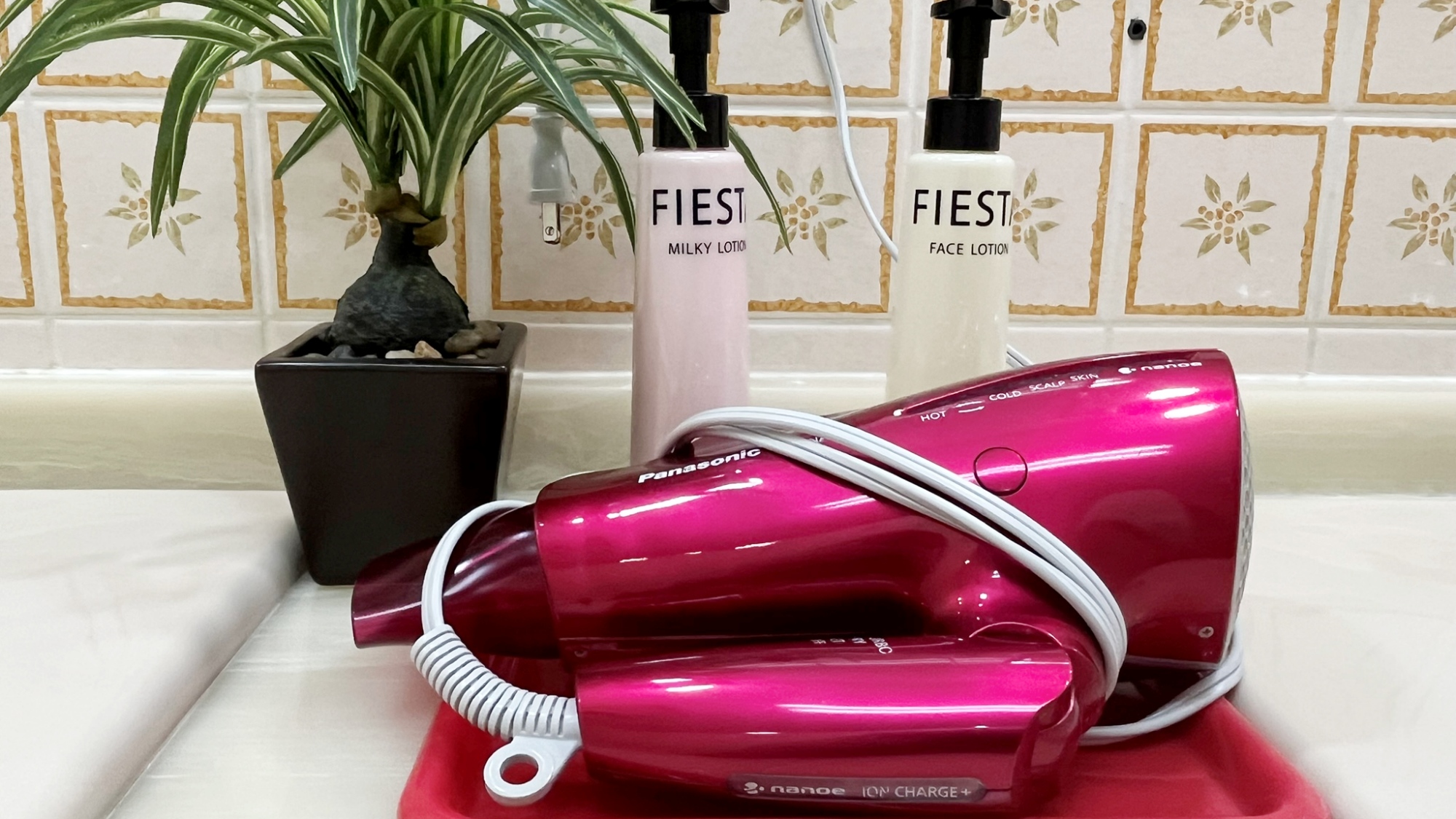 *【アメニティ】お部屋にドライヤーをご用意しております。