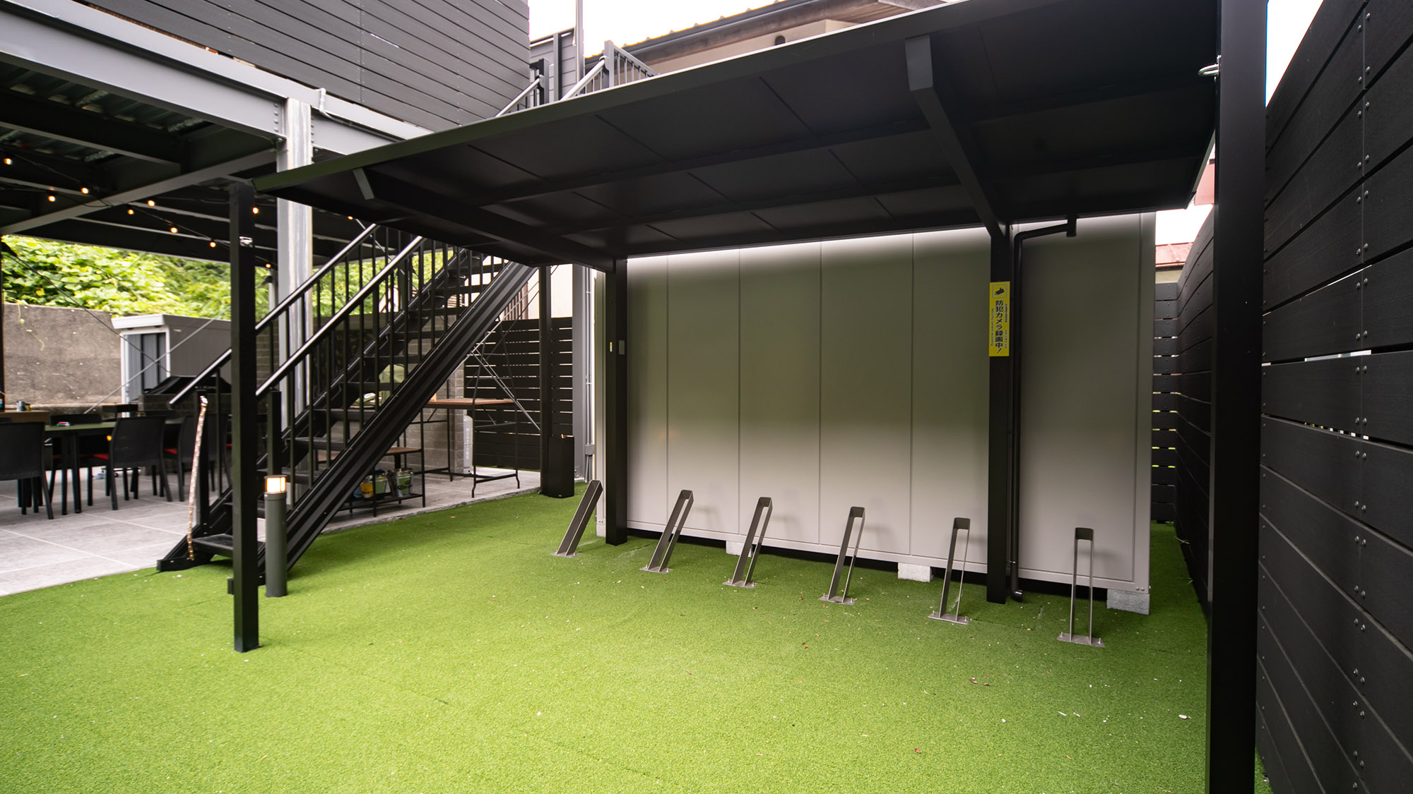 ・【駐輪場】塀で仕切られた敷地内にあるため、盗難やいたずらの心配もございません