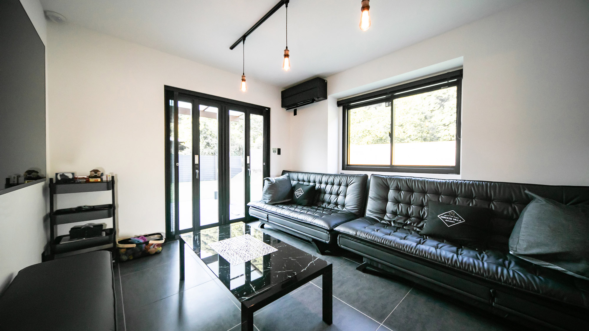 ・【セカンドリビング（1F）】ウッドデッキやドッグランに直接出入りできます