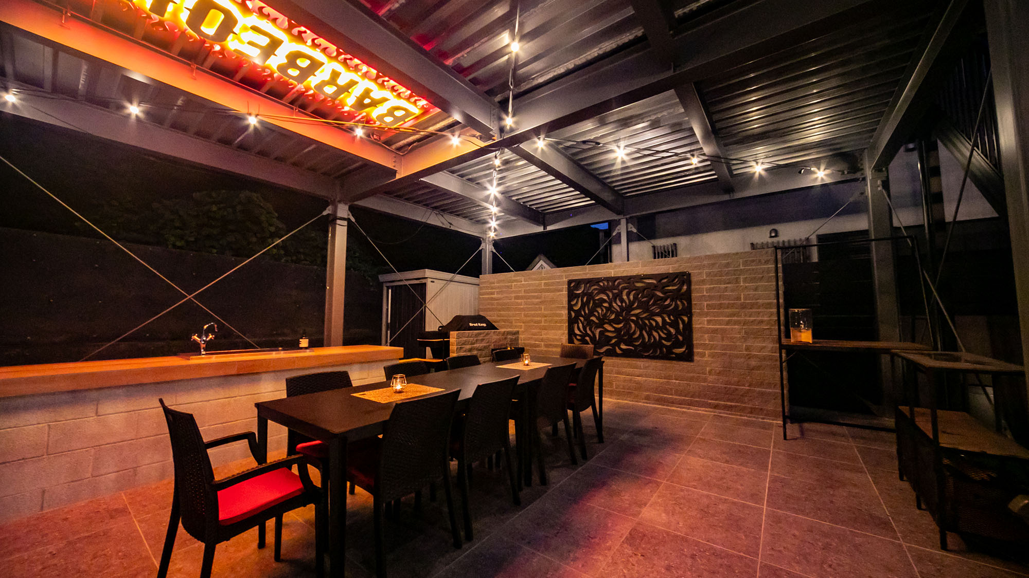 ・【BBQガーデン】BBQや外でのお食事を楽しんでいただけるアウトサイドダイニング