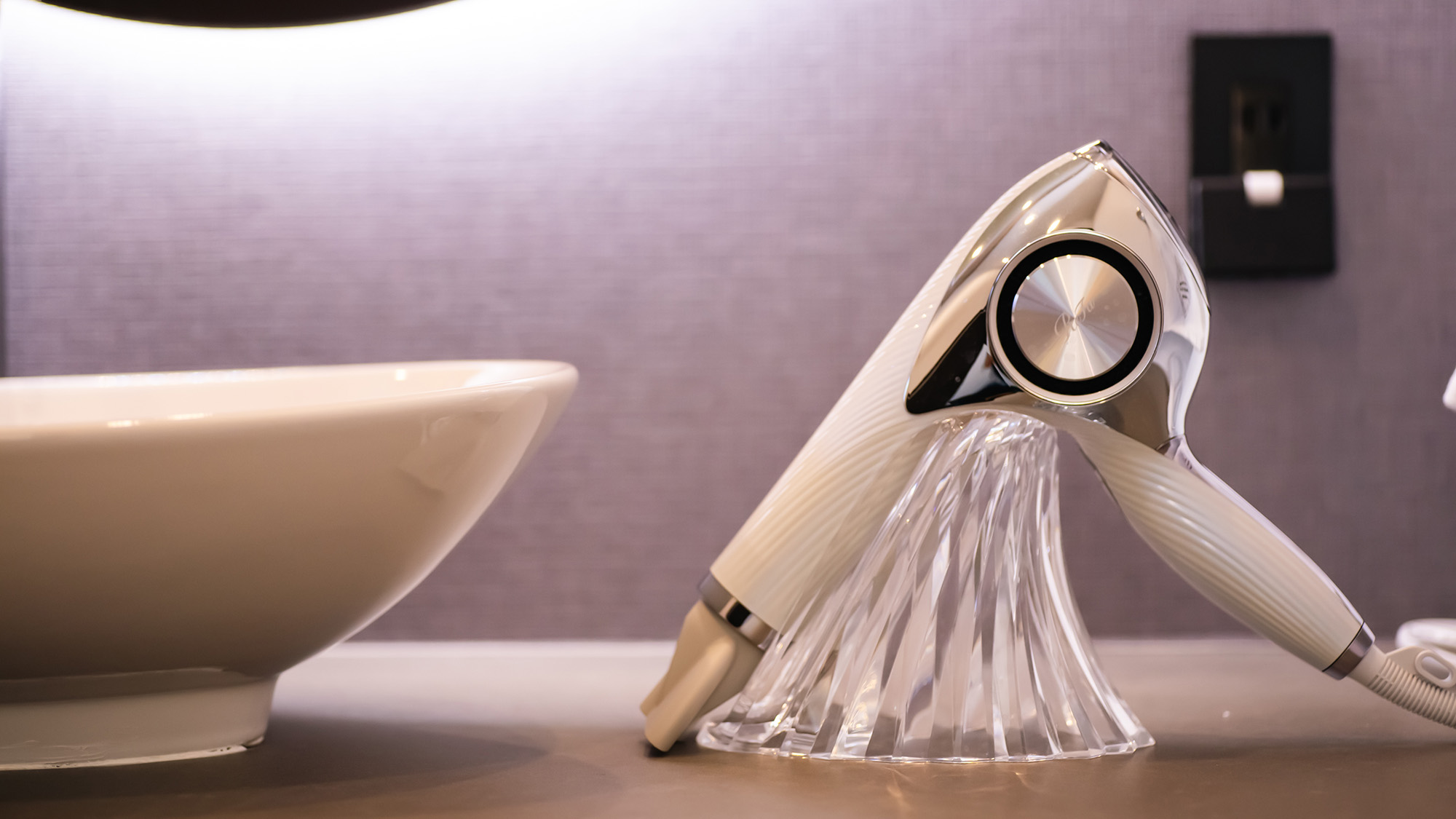 ・【ReFaドライヤー（1F洗面所、2F洗面所）】憧れのReFaドライヤー。ワンランク上の滞在をお楽