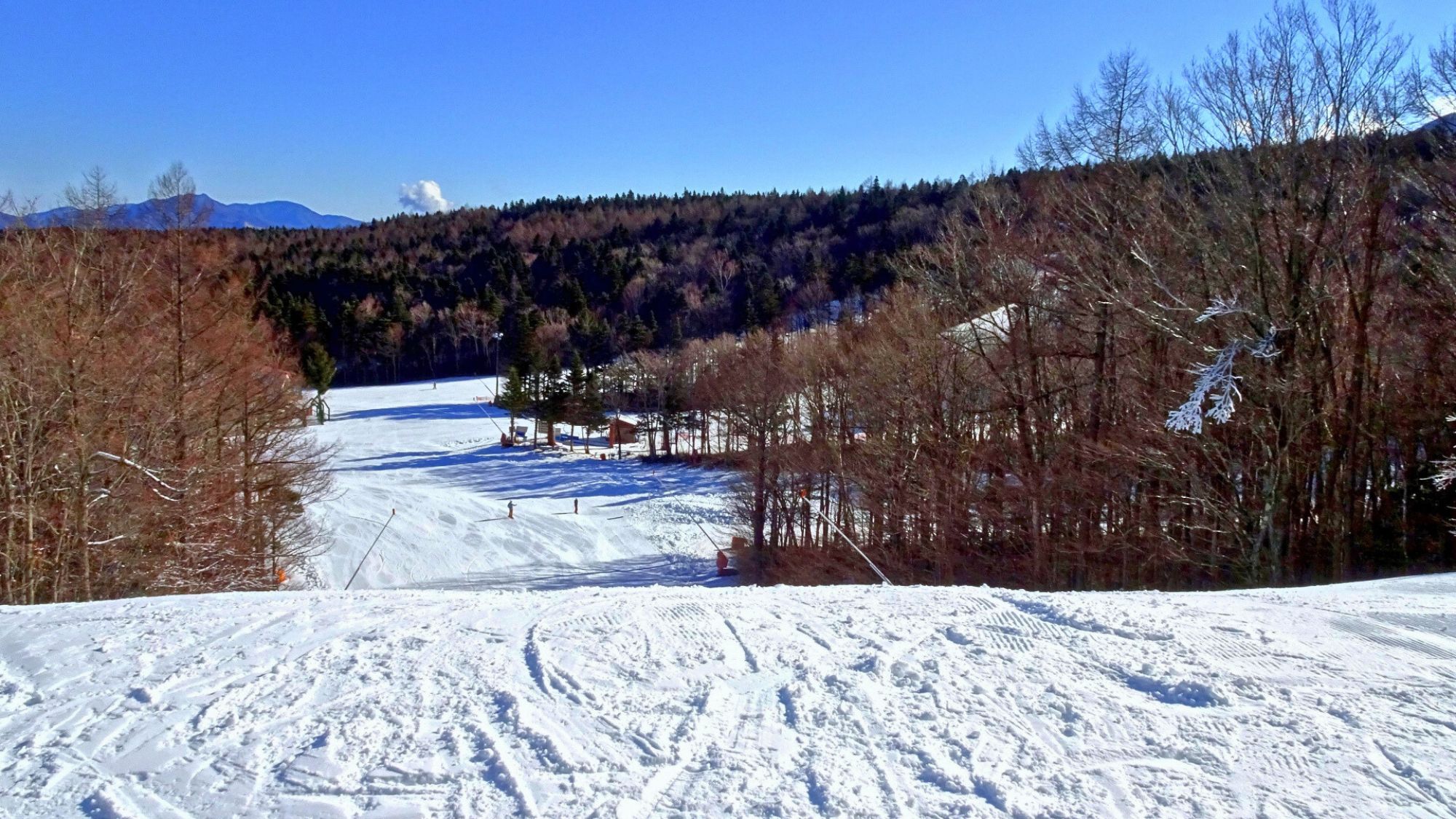 【ふじてんスノーリゾート】富士山をバックにスノーボードやスキーが楽しめます。当館よりお車で約1時間。