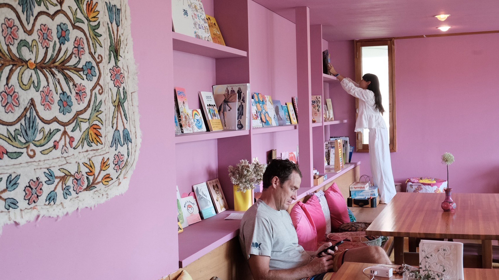 【素泊】霧ヶ峰高原に立地するホテルで大自然を体感！海外輸入のカラフルな客室が旅行気分を盛り上げます♪