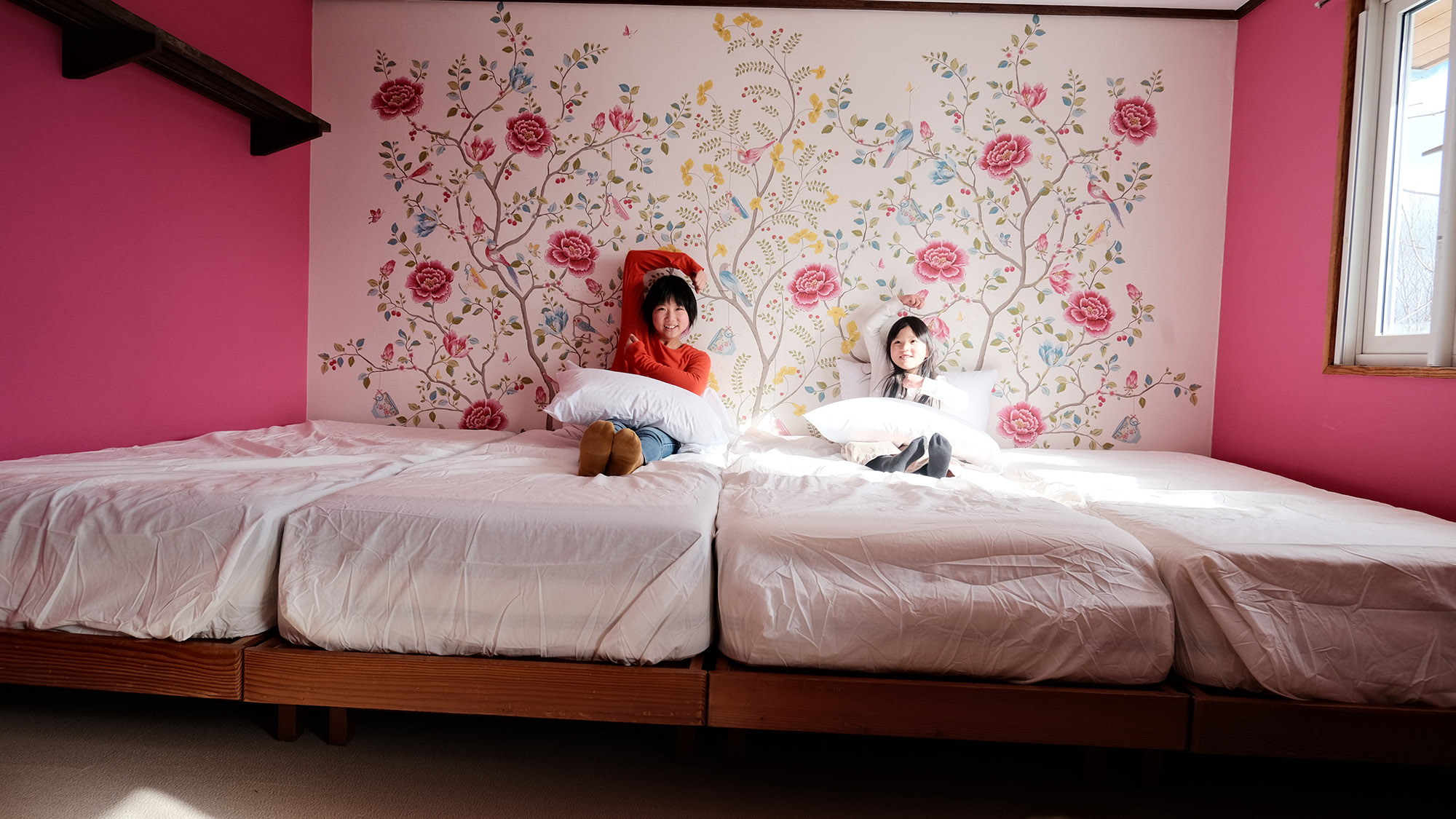 ・【ファミリー＆グループルーム】定員3名～6名。ご家族でご利用できるお部屋です