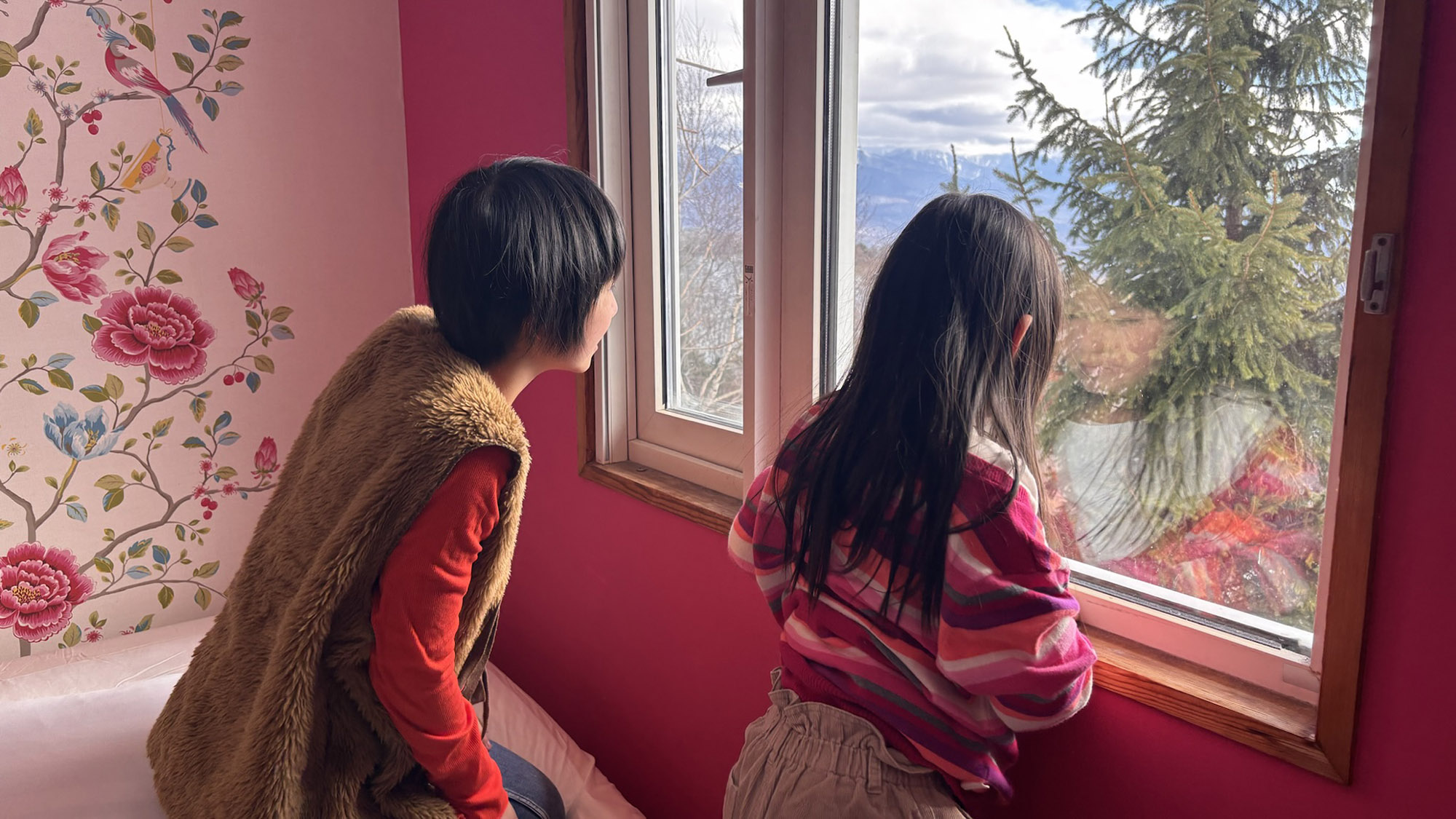 ・【ファミリー＆グループルーム】窓から蓼科山、八ヶ岳、富士山、南アルプスを見渡せるお部屋です