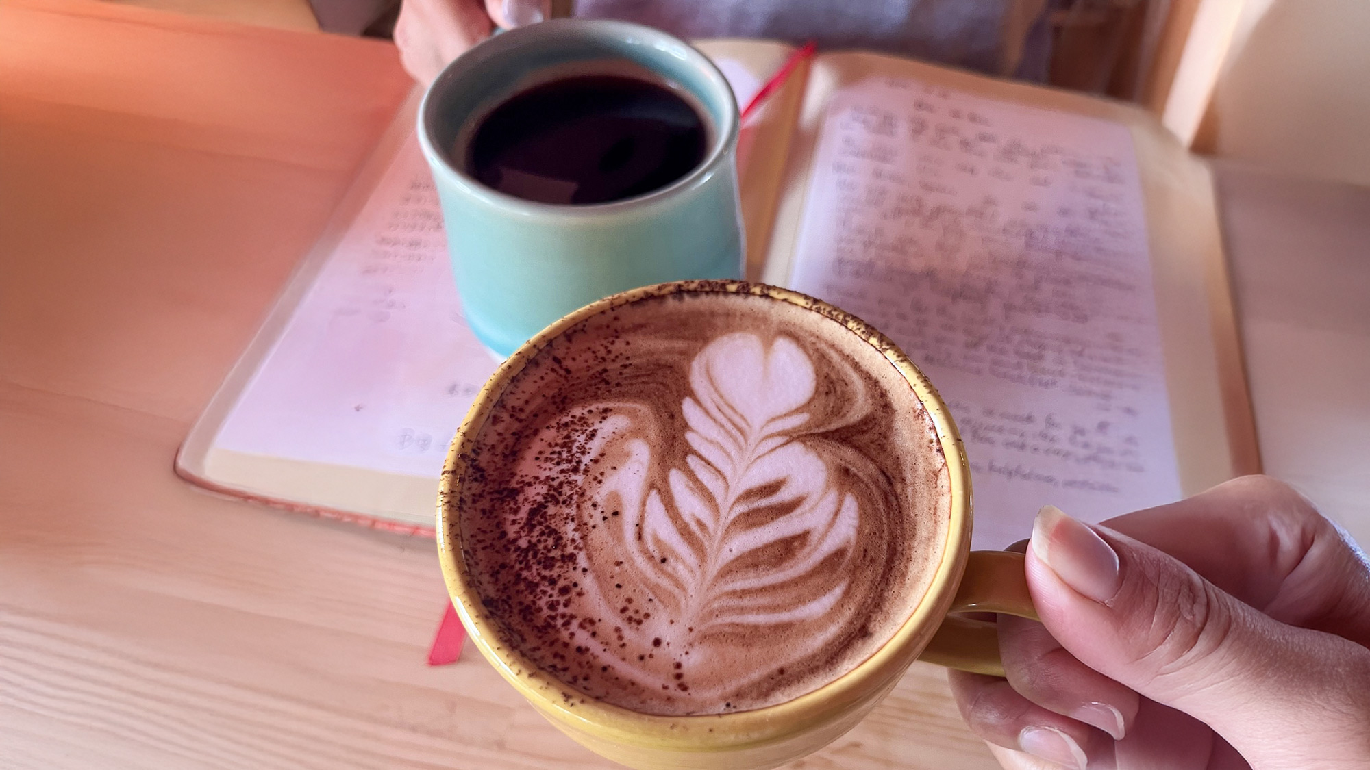 ・【カフェ】コーヒー豆の良い香りや素敵なラテアートに心が癒されます