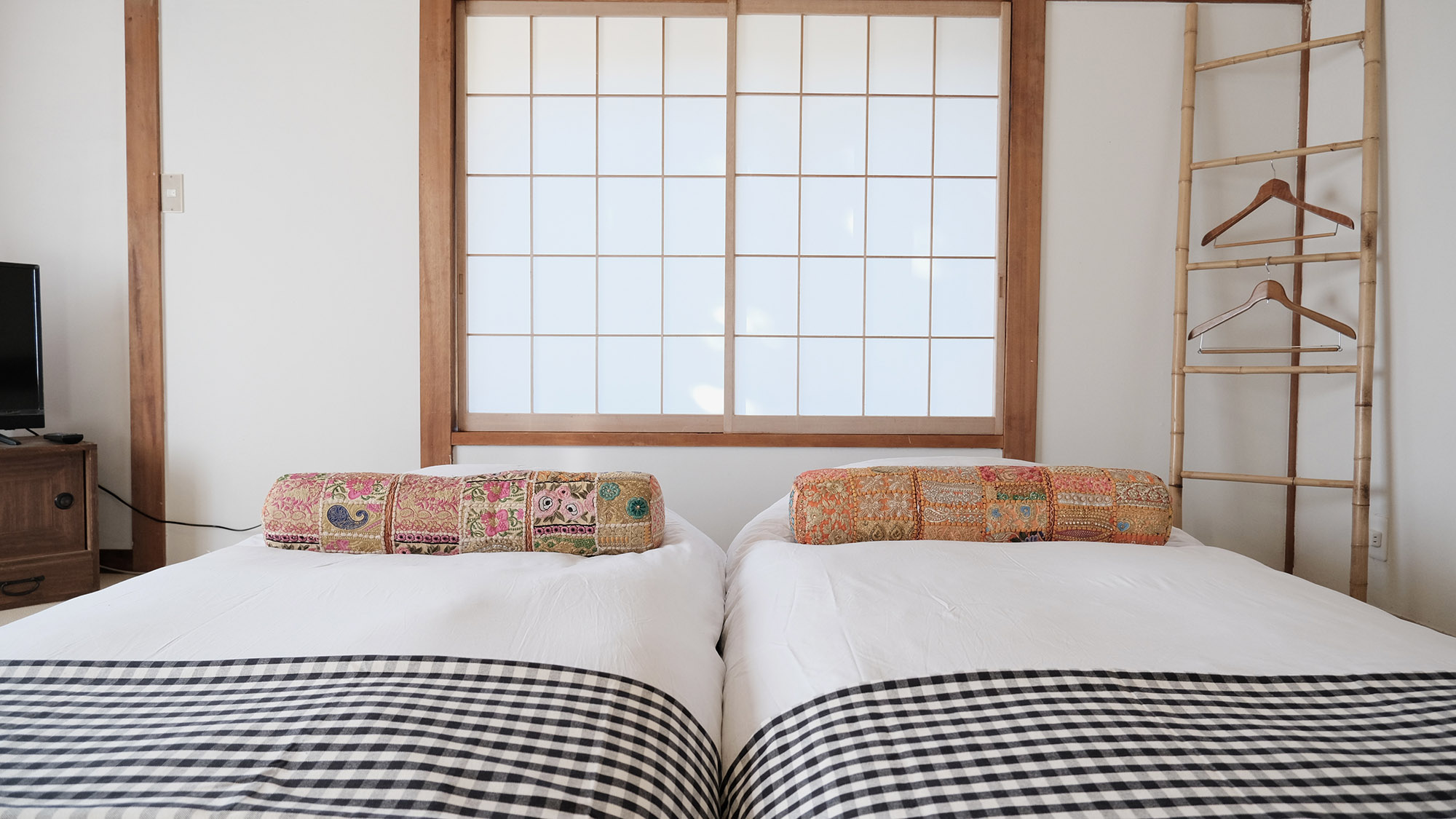 ・【和室】モダンなシングルベッドと和の融合で心が落ち着きます