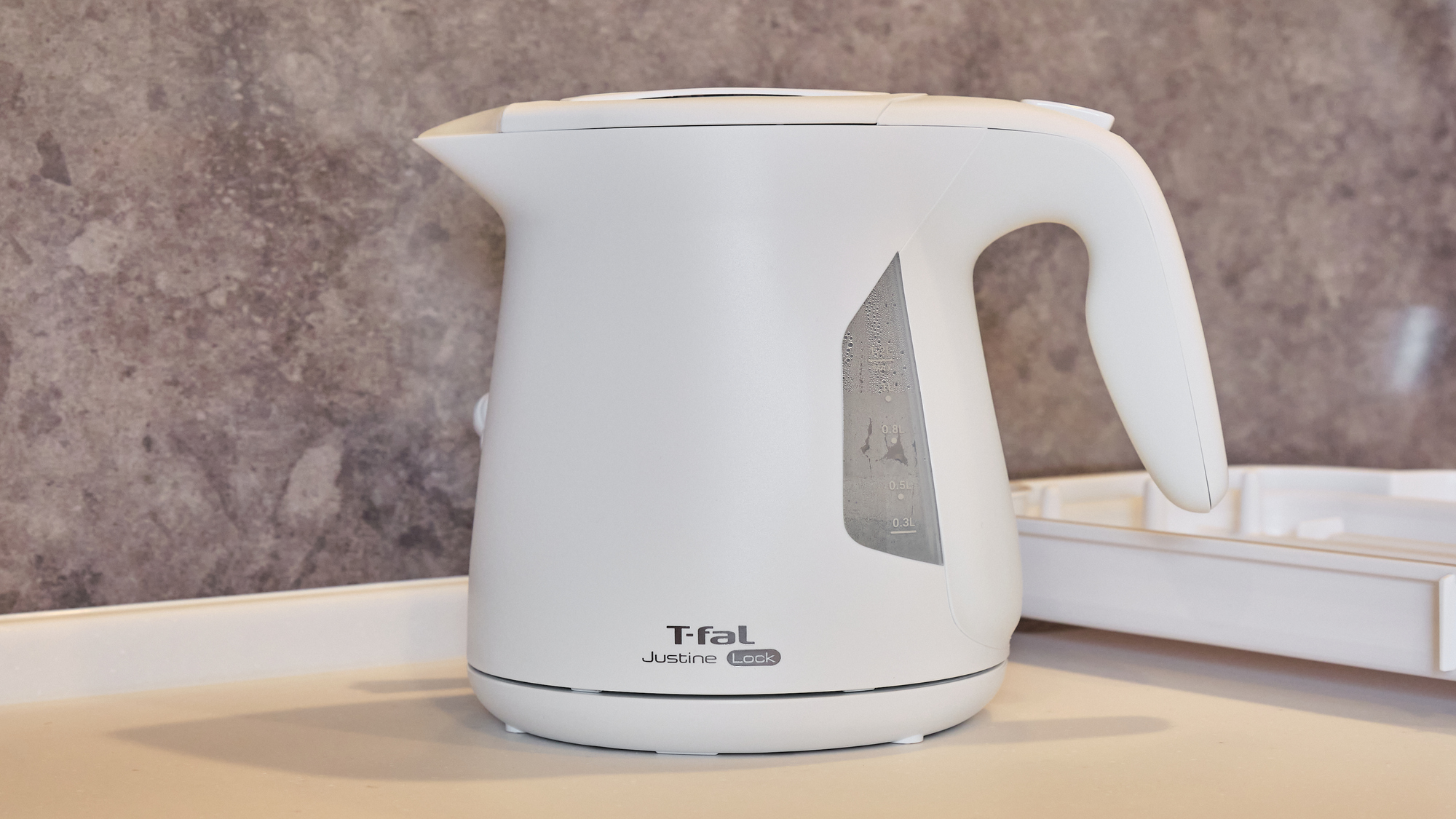 電気ケトルもご自由にお使いください