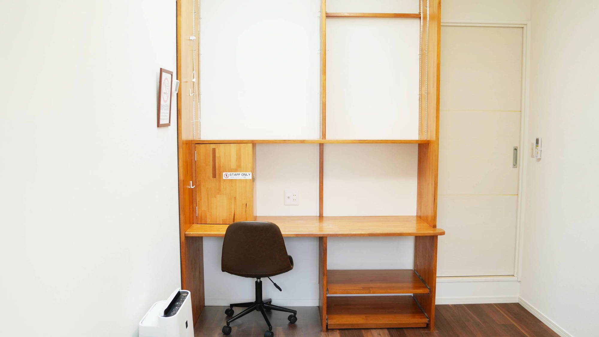 寝室2：ワークスペースがあります