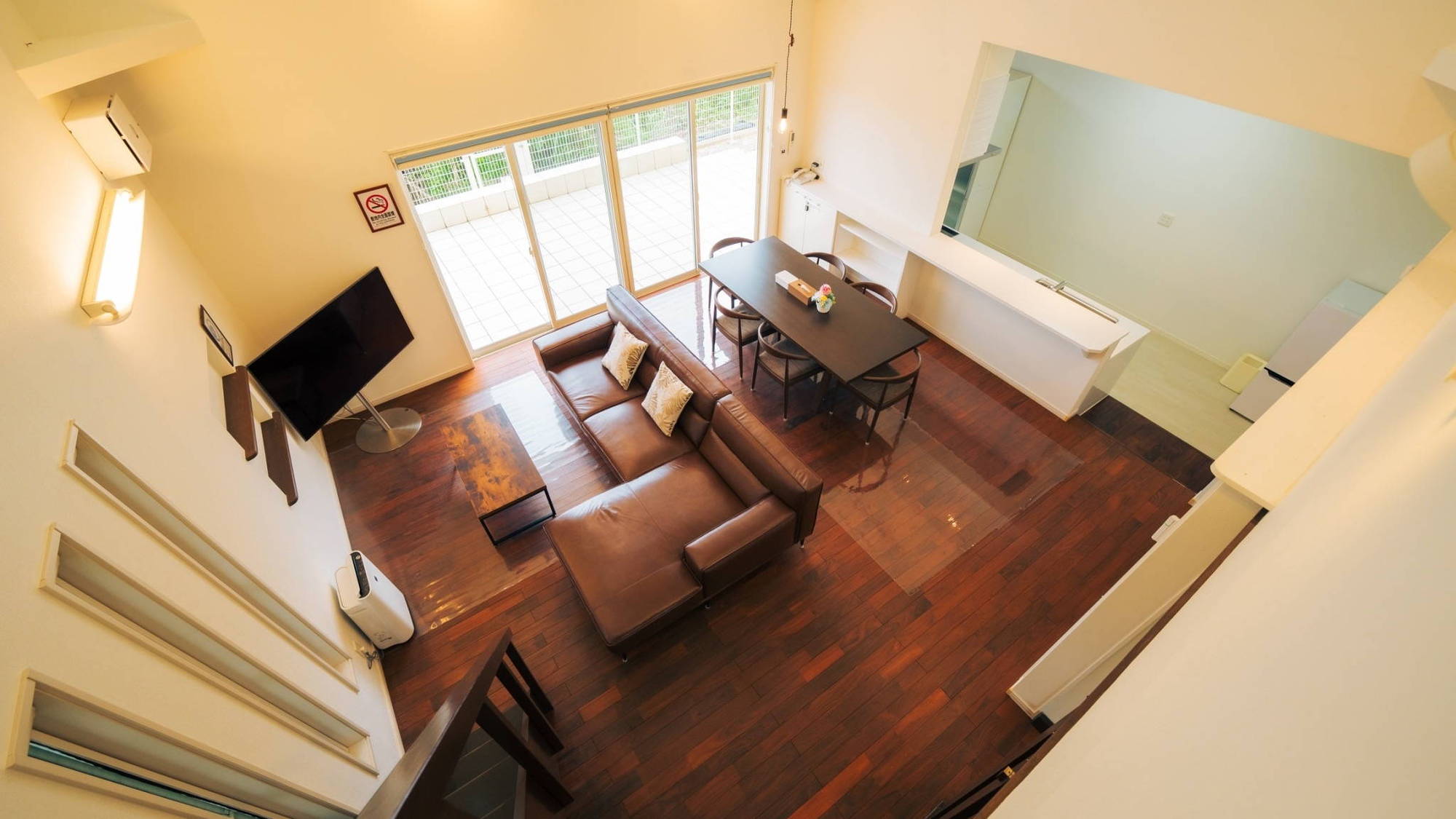 リビングダイニング全景