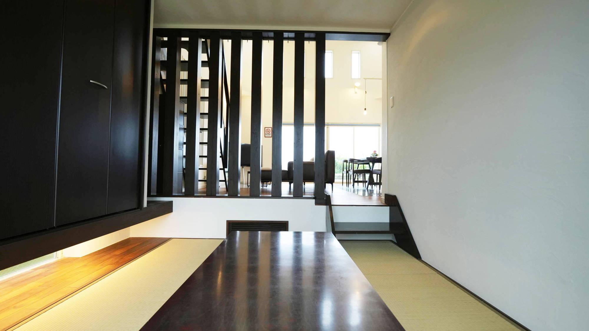 畳スペース：布団セットを２つご用意しております