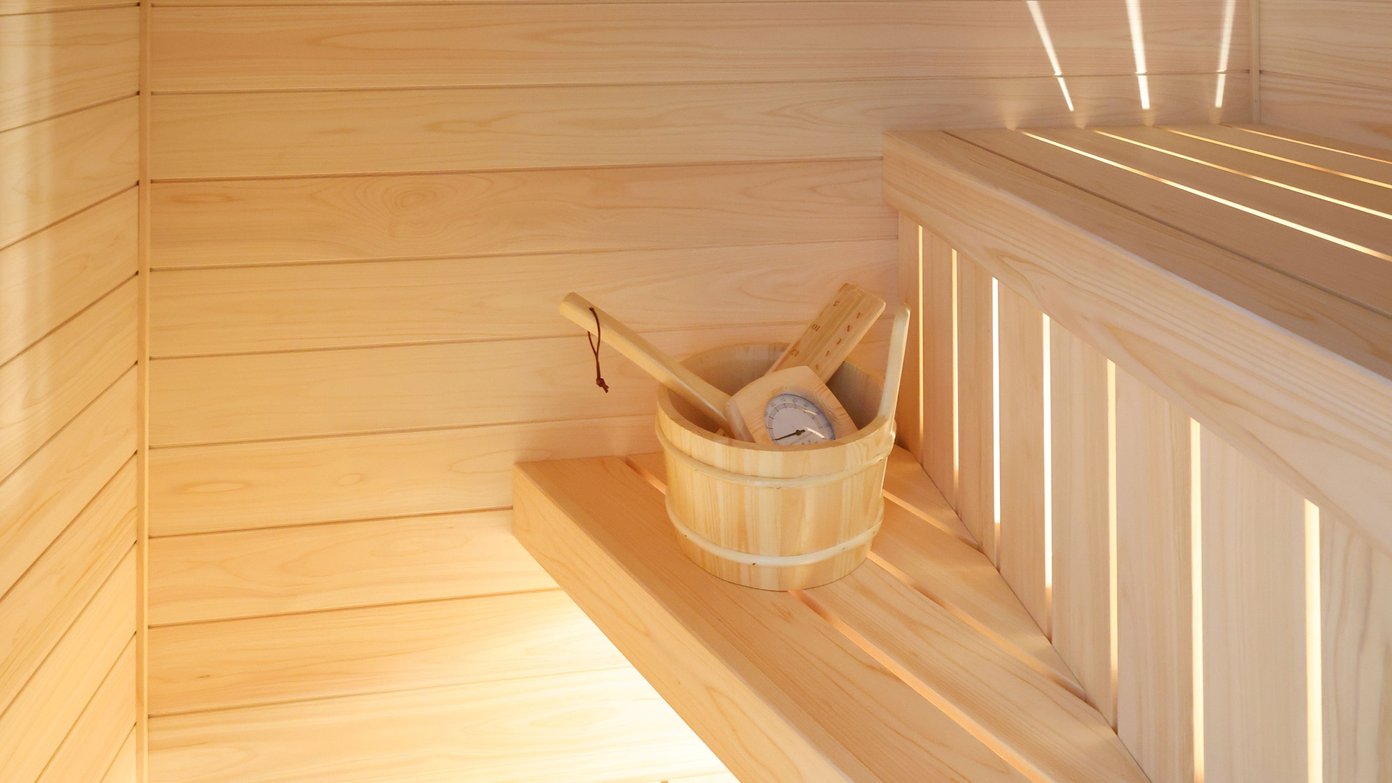 ・【A棟／サウナ】低温のドライサウナをお客さまだけでご利用いただけます。何度でもお楽しみください