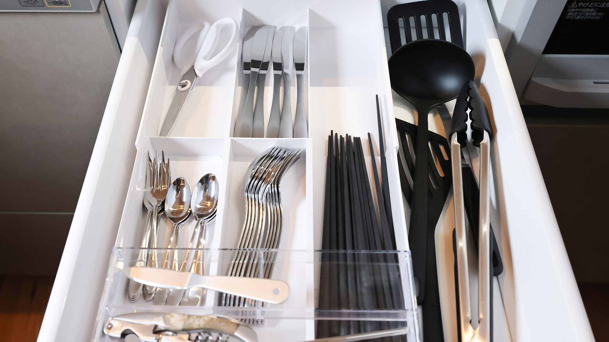 ・【A棟／カトラリー】調理器具やカトラリーも沢山ありますので、お料理に合わせてご利用ください
