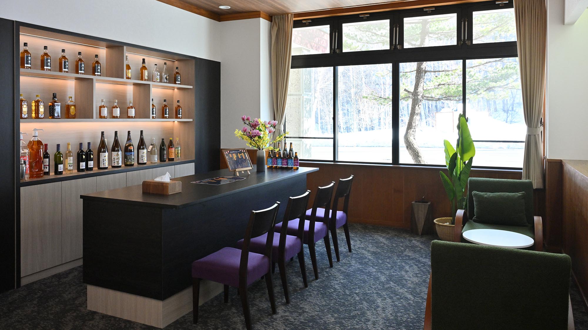 ・【BAR】プロが厳選したワインやカクテル、地元の日本酒、クラフトビールをご用意