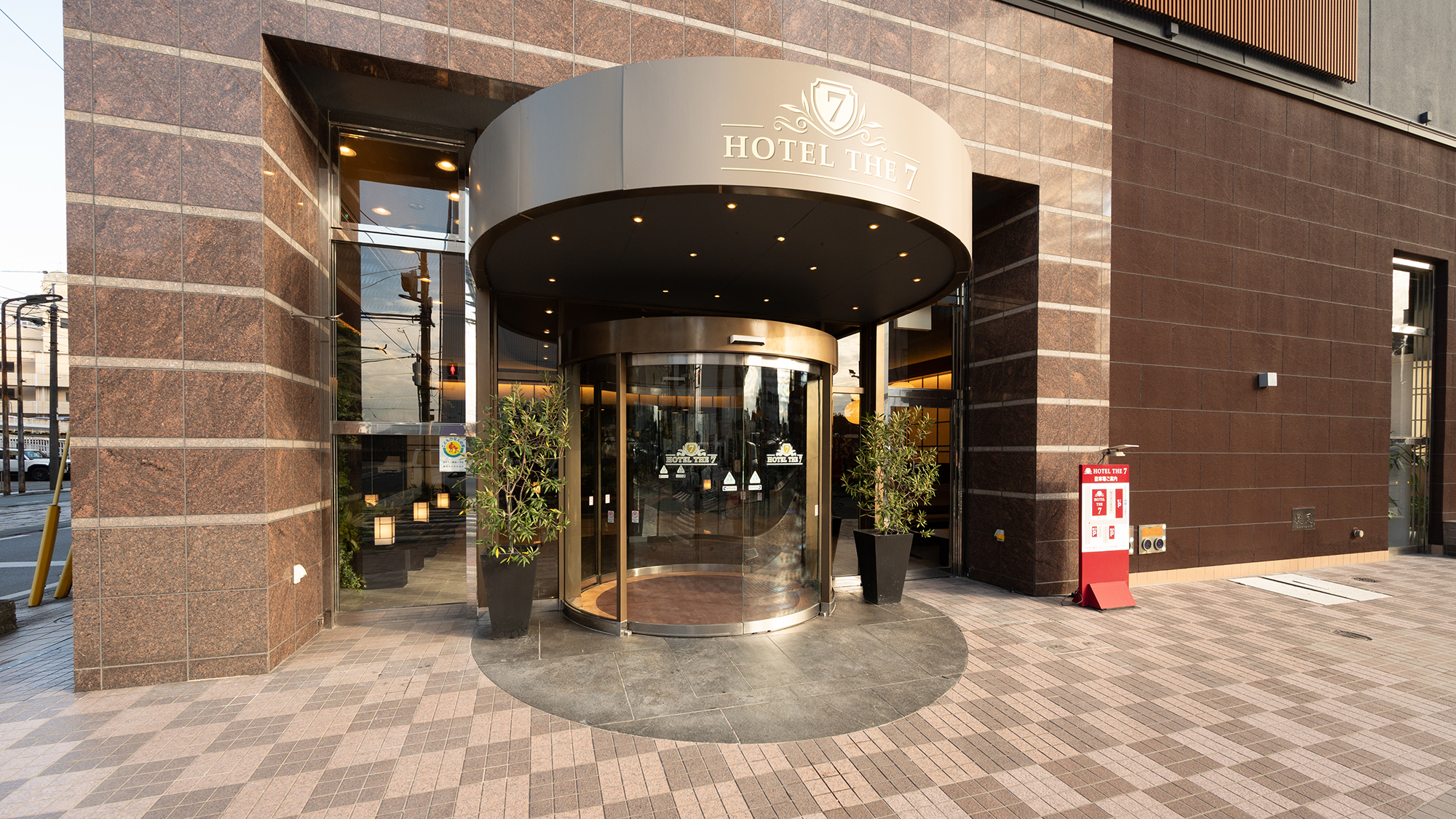 HOTEL THE ７ エントランス