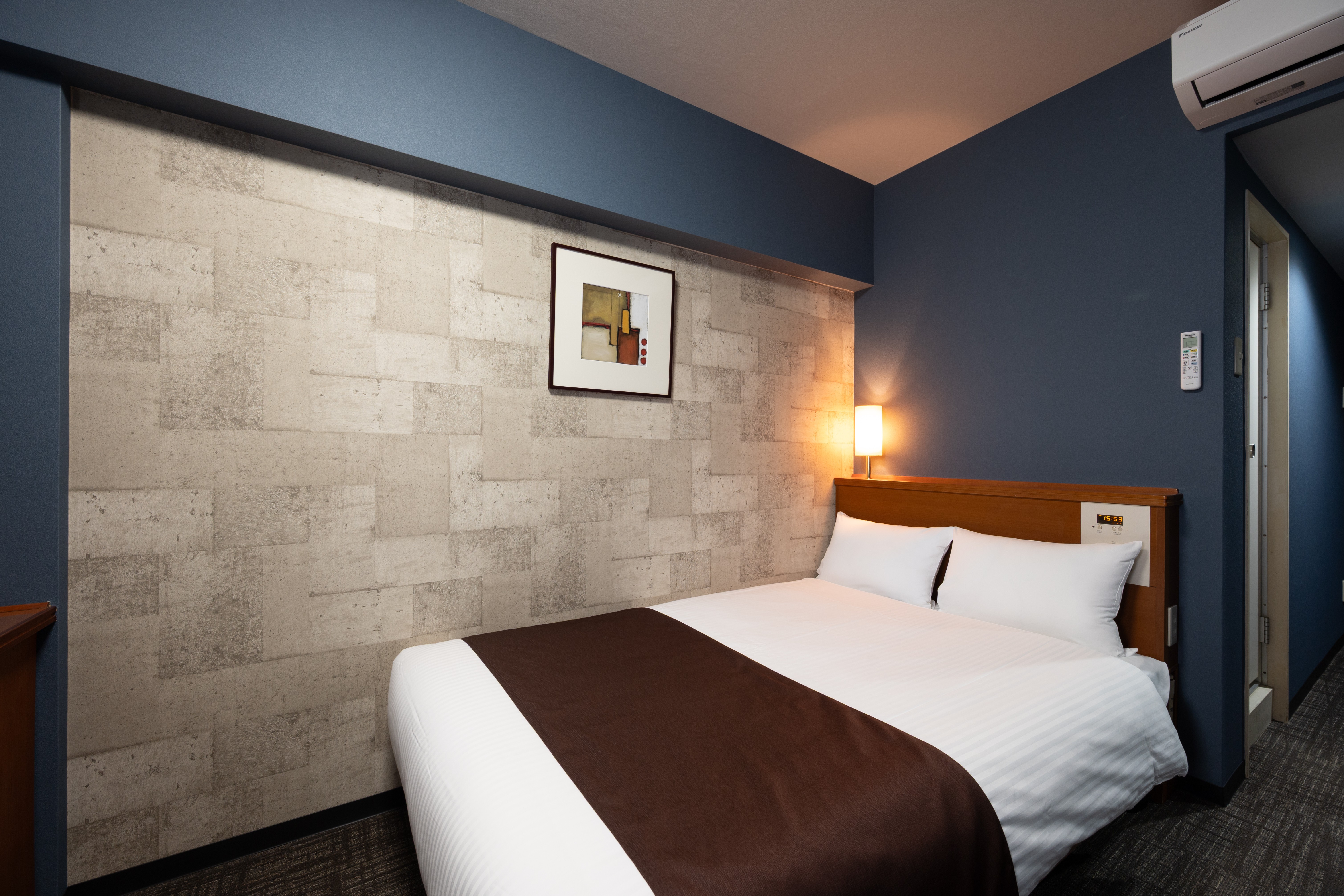 セミダブルルーム［ベッド幅120cm・12平米］