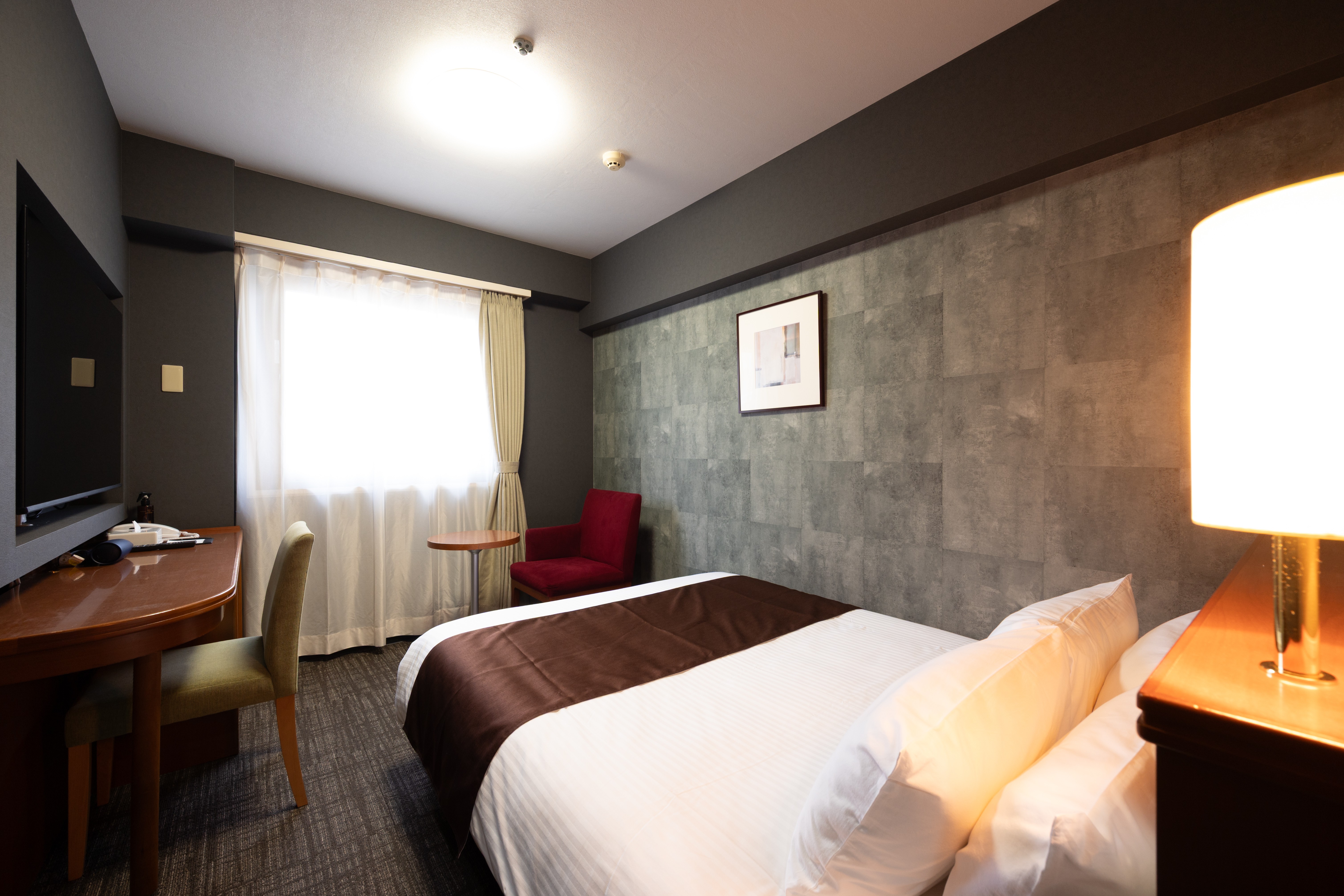 スタンダードダブル［ベッド幅140cm・14平米］