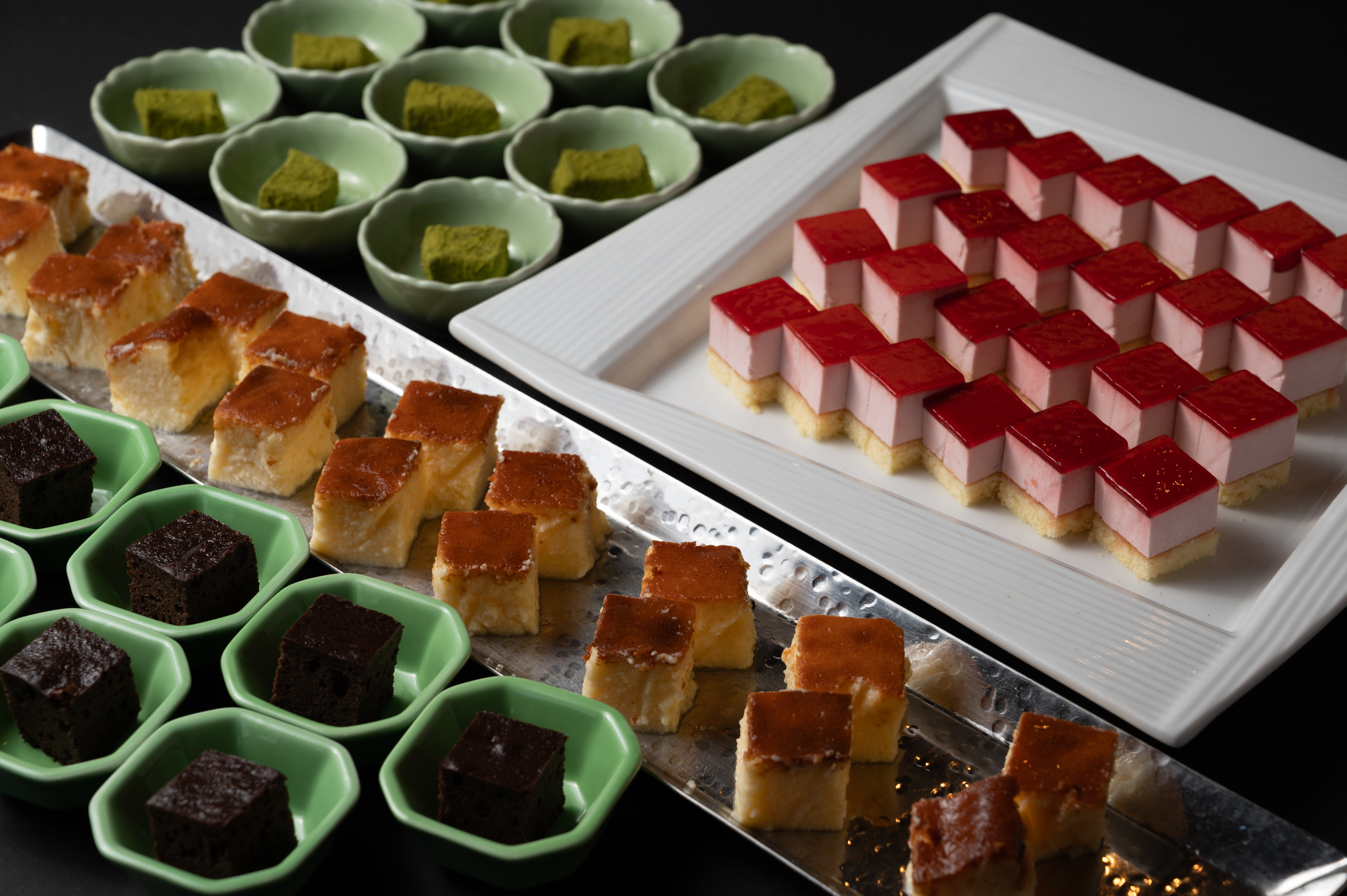 各種スイーツもお楽しみください