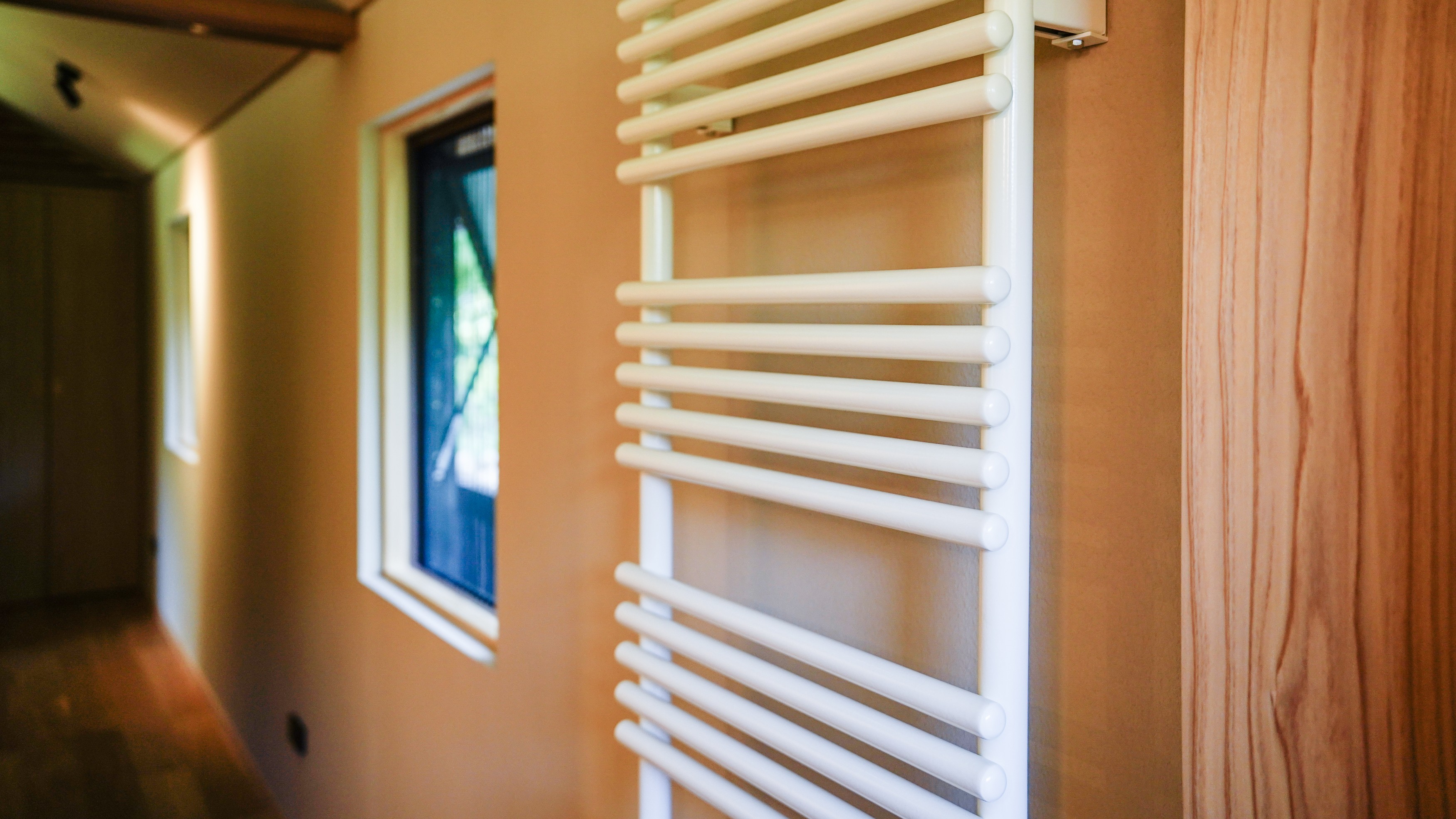 脱衣所にはタオルウォーマー完備