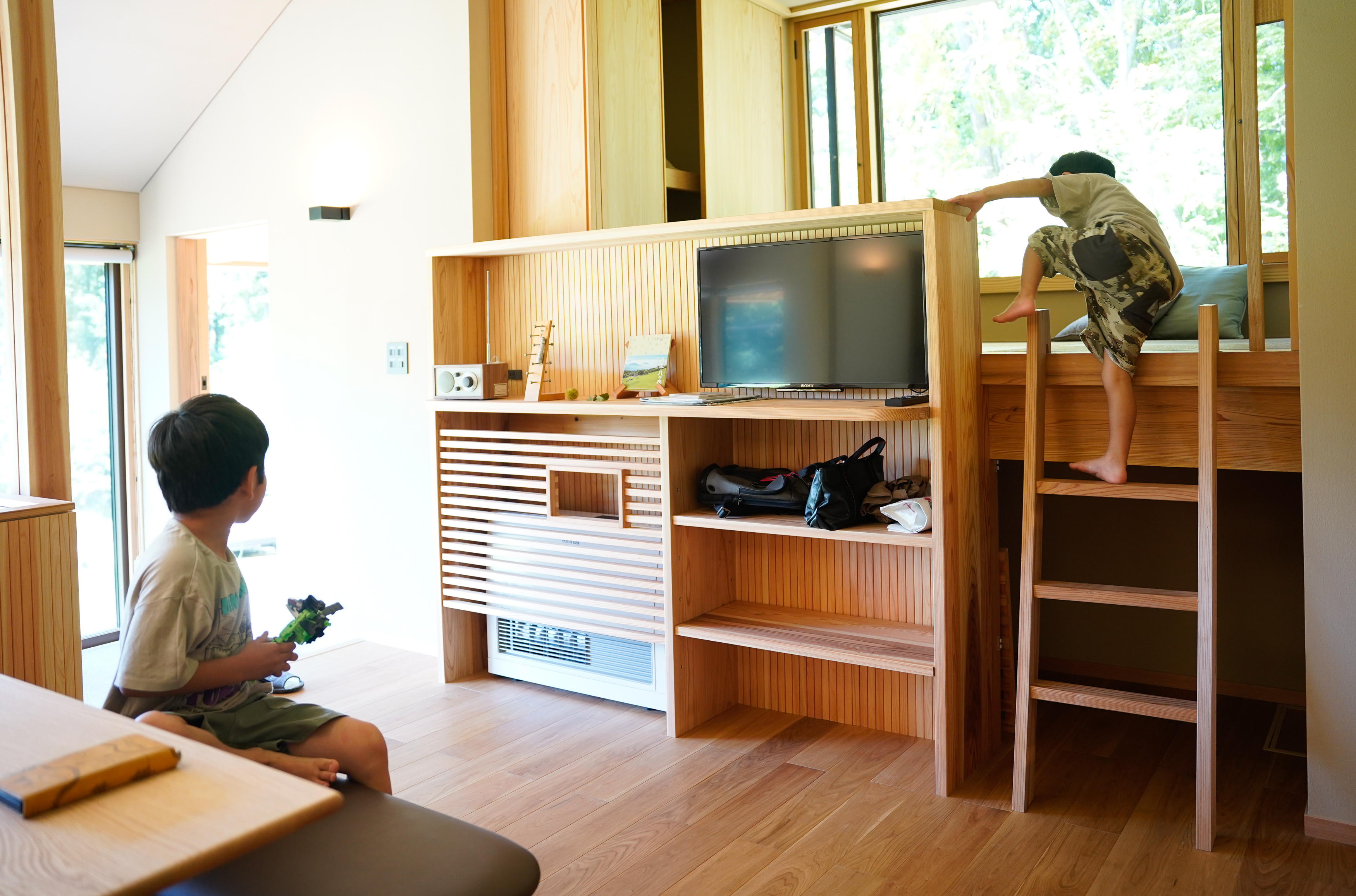 小さな梯子を登った先にあるタタミルーム