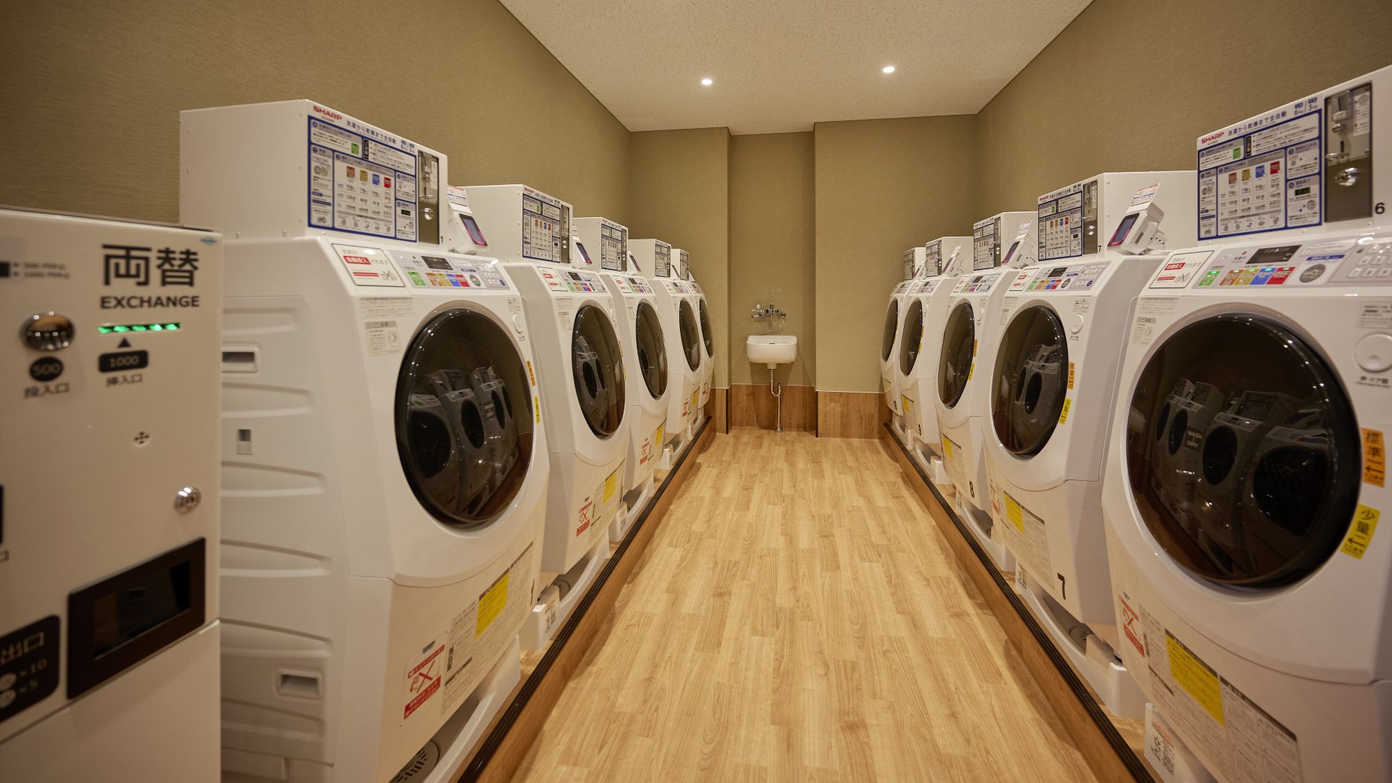 2F コインランドリー　イメージ