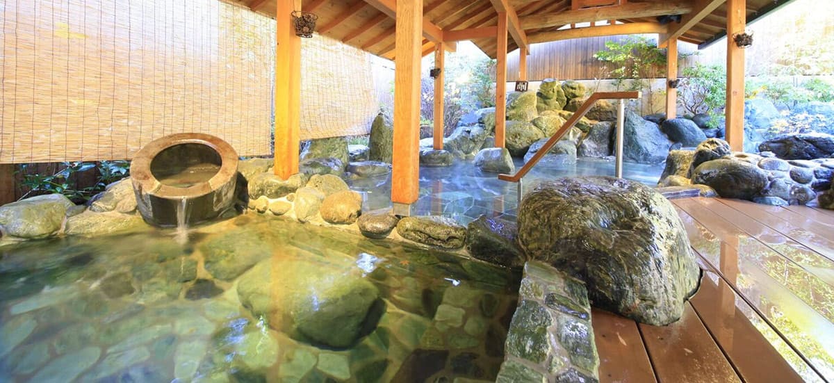 松ぼっくりの湯　低温泉