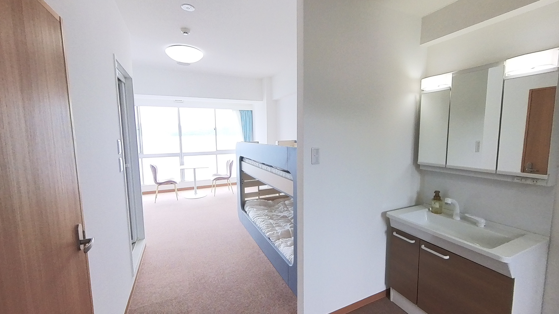 【客室】305号室　内部