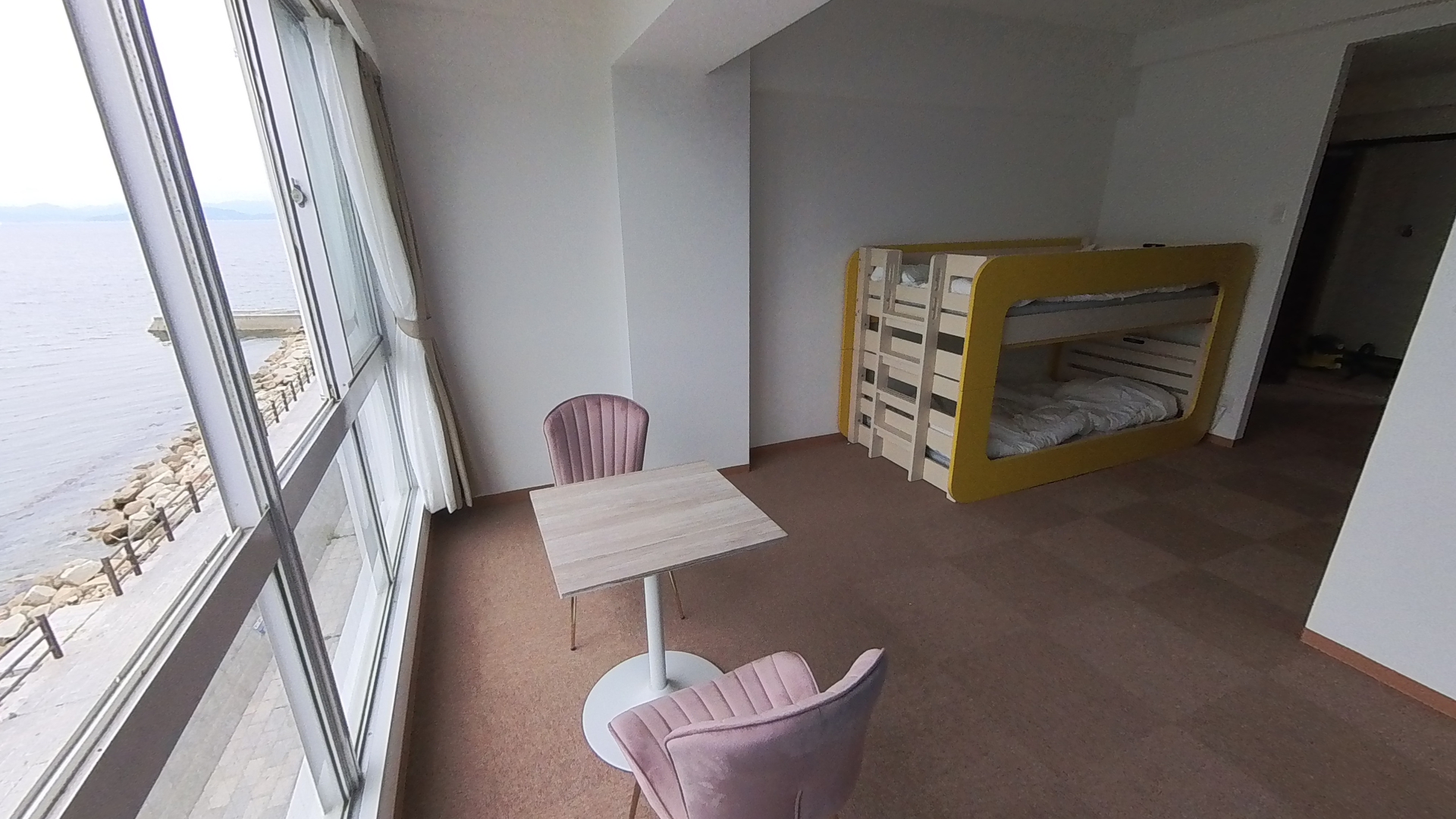 【客室】303号室　内部