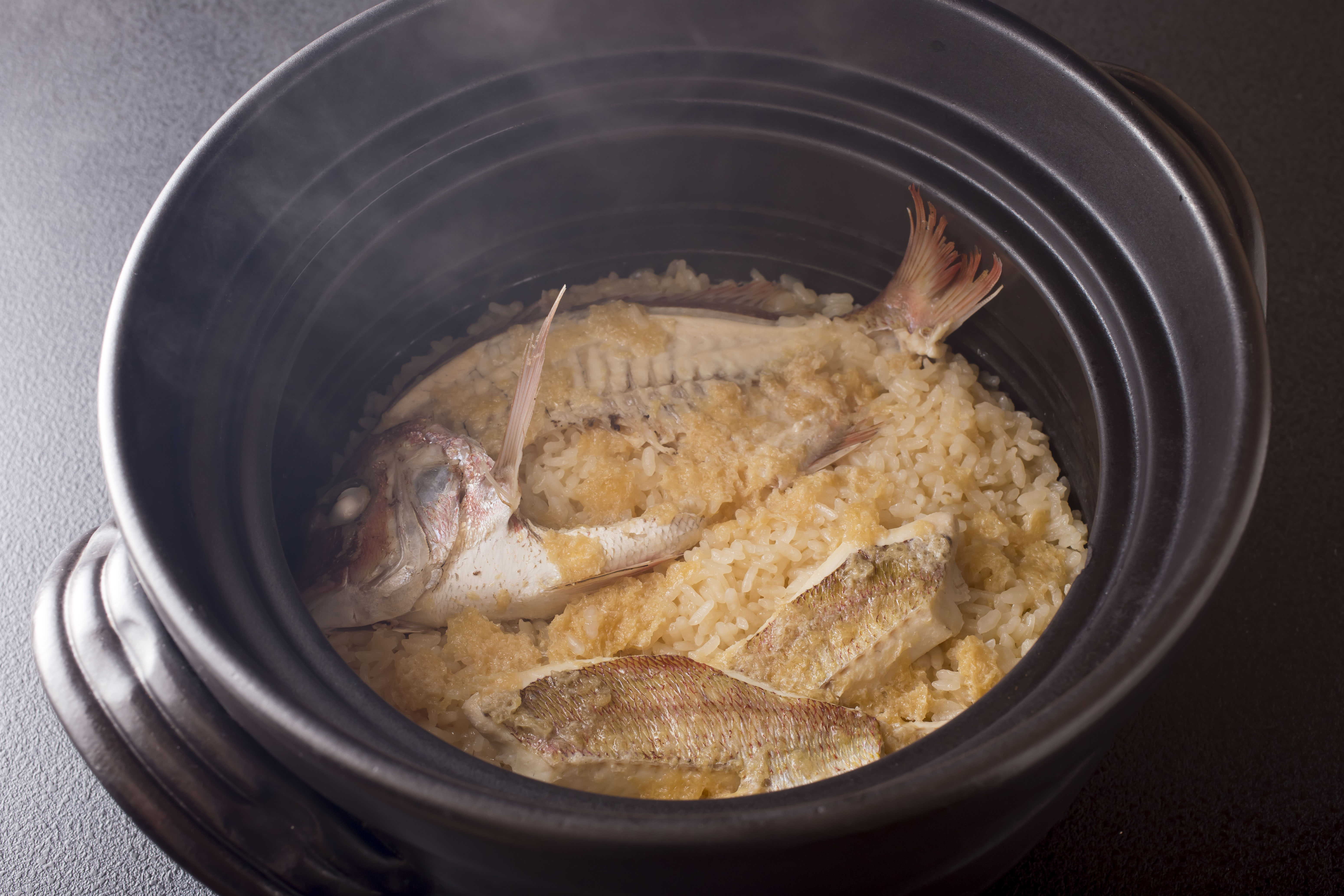 釜炊き鯛めし