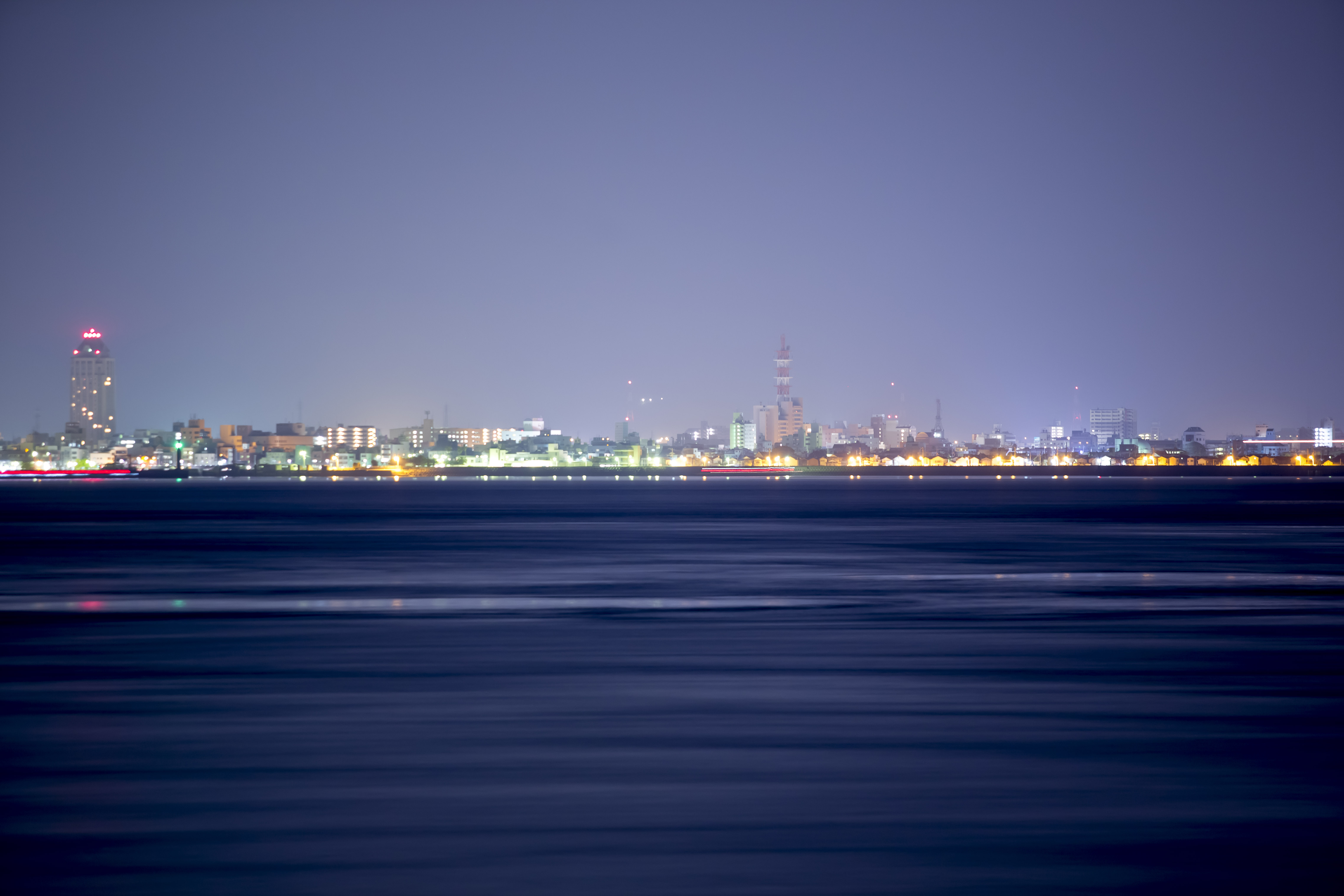 対岸の今治市の夜景