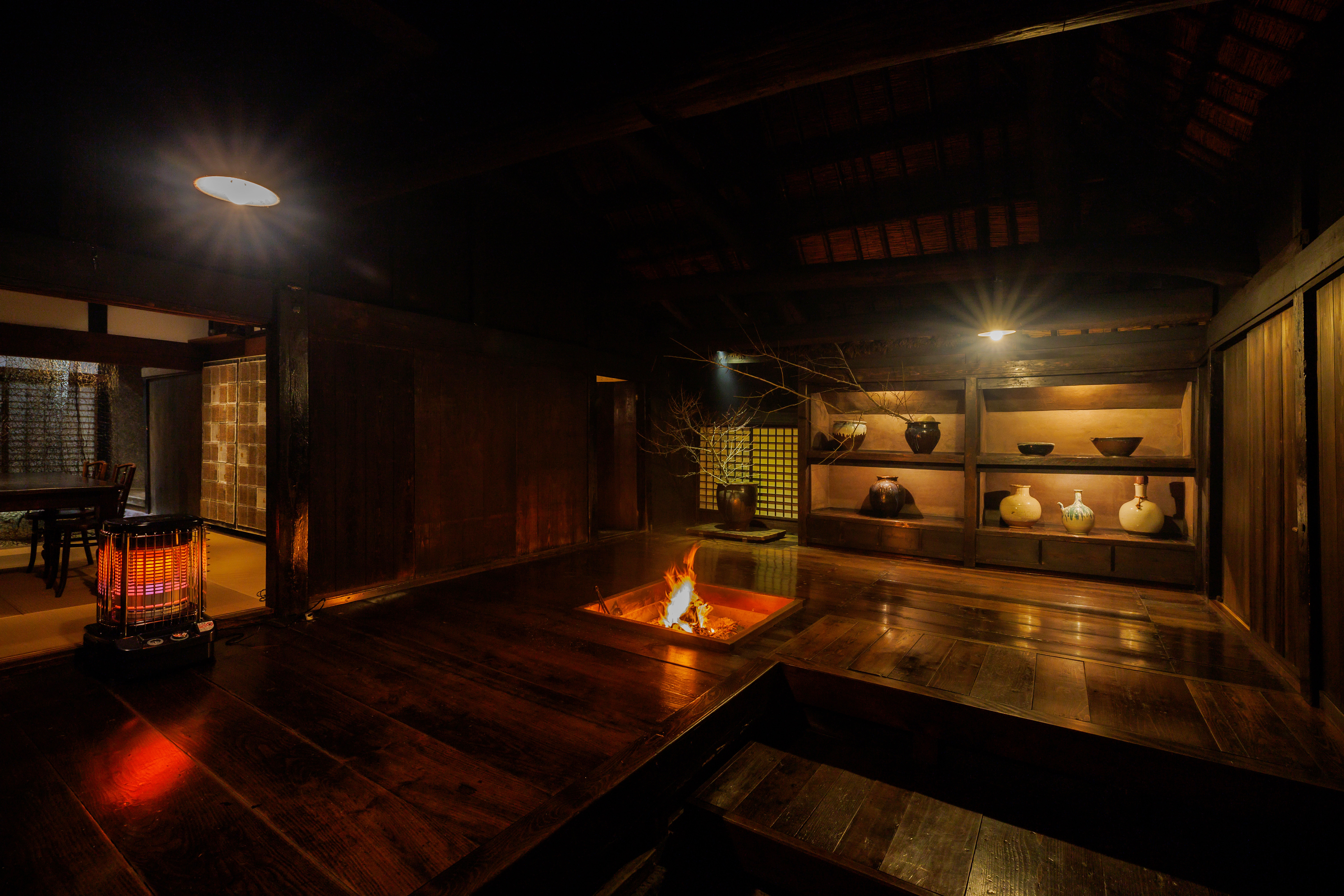 板の間の囲炉裏