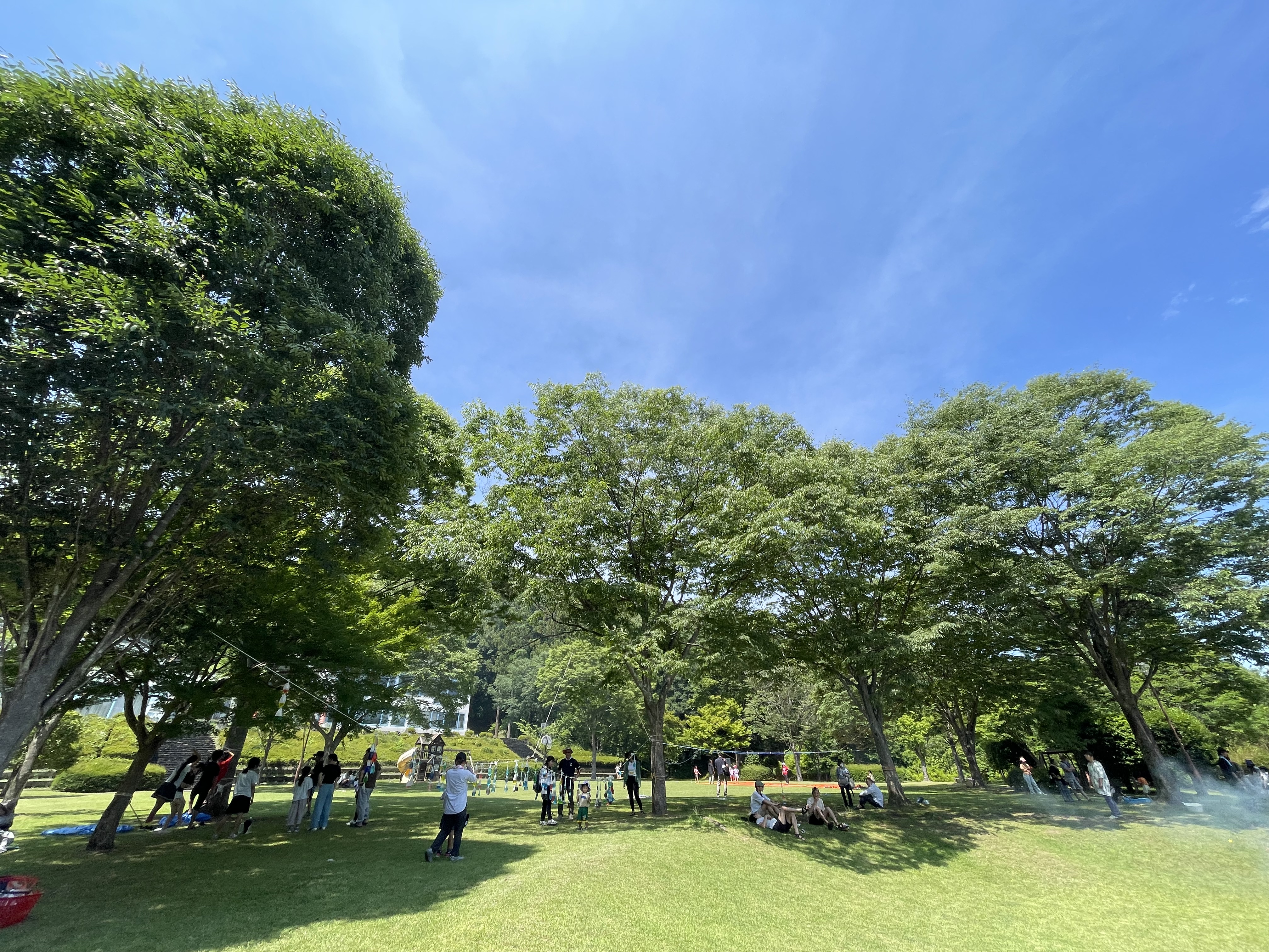 プレーパーク写真｜適度に木陰があるので暑い日差しを避けられます。