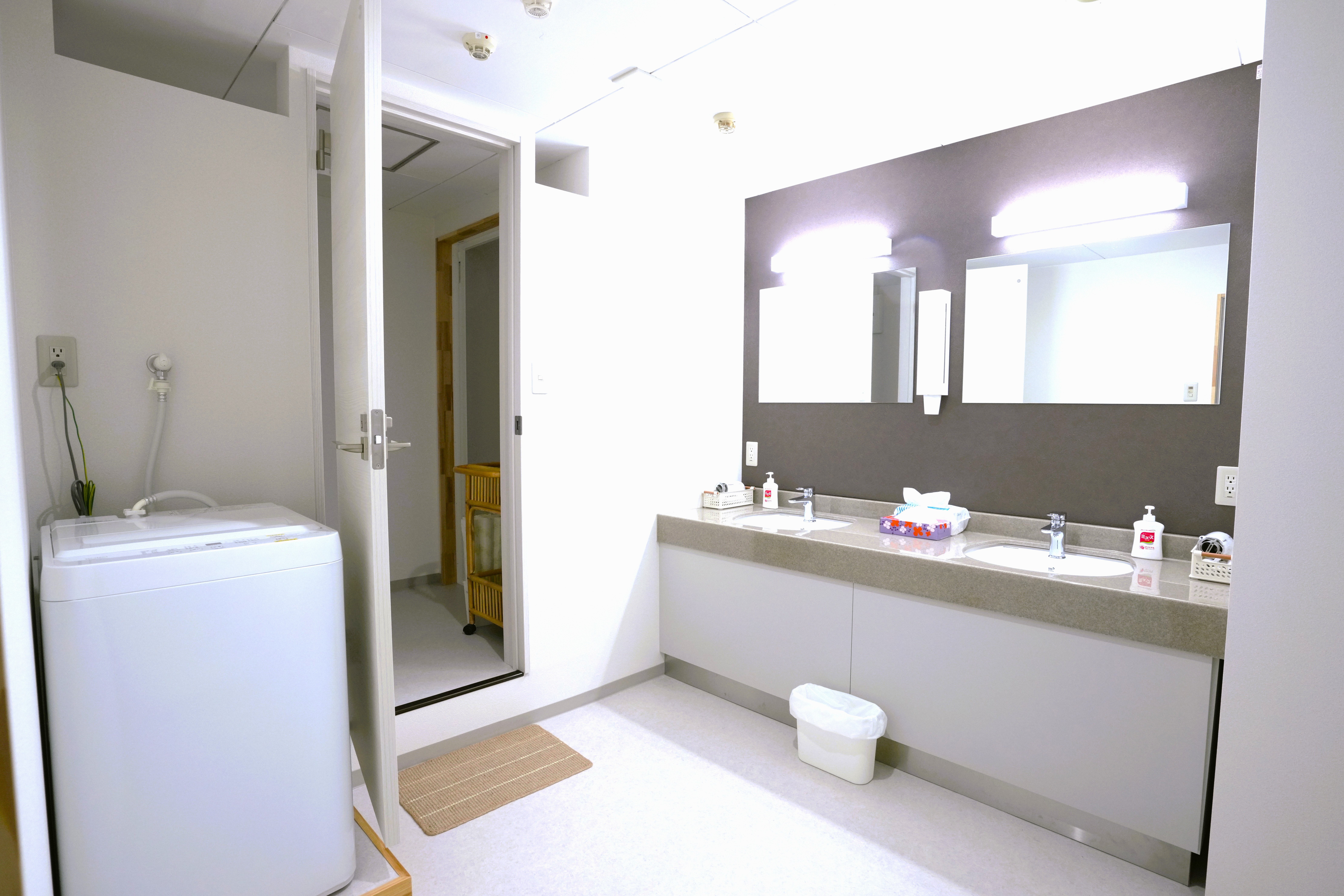 【禁煙】男性用　共用洗面・トイレ