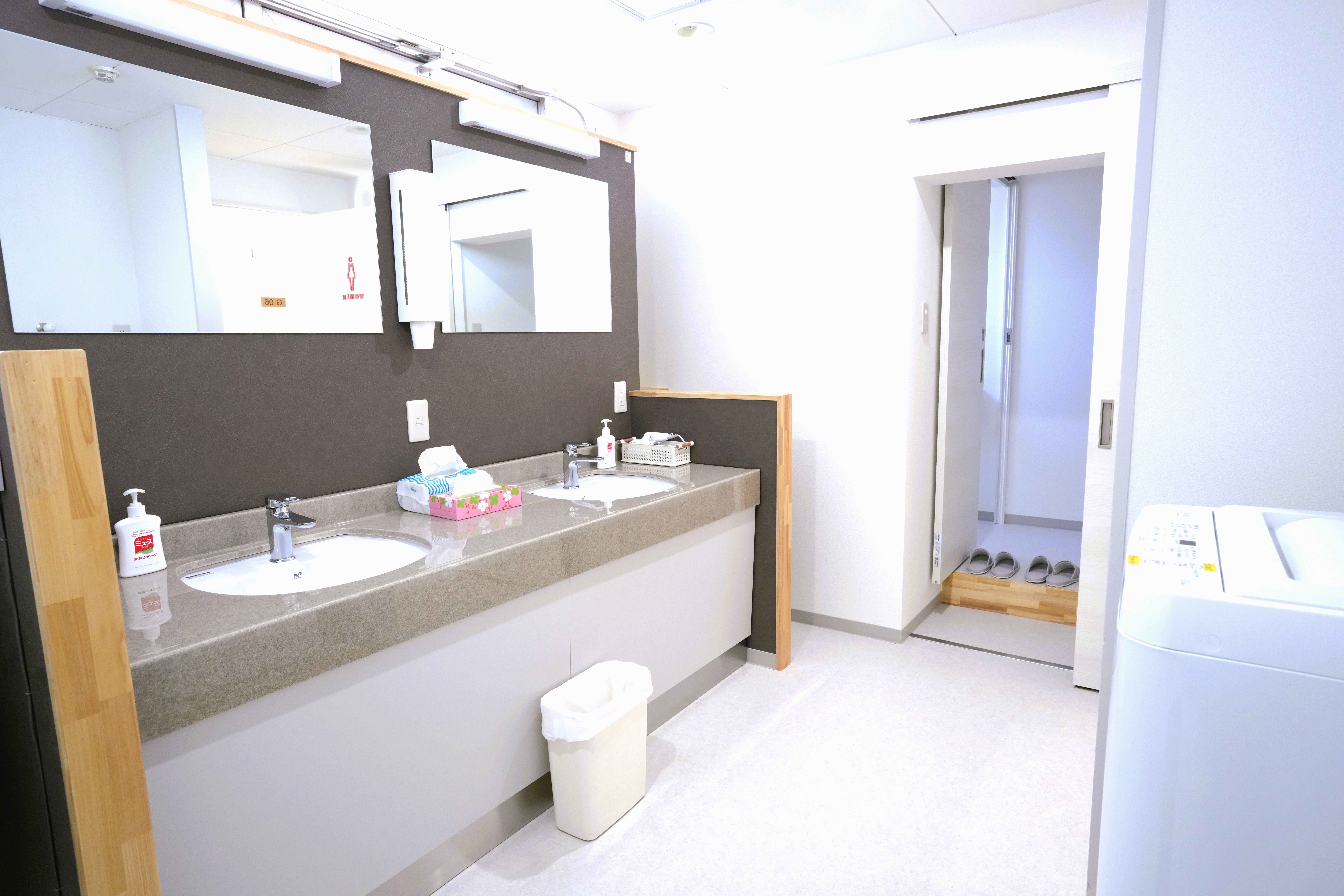 【禁煙】女性用　共用洗面・トイレ
