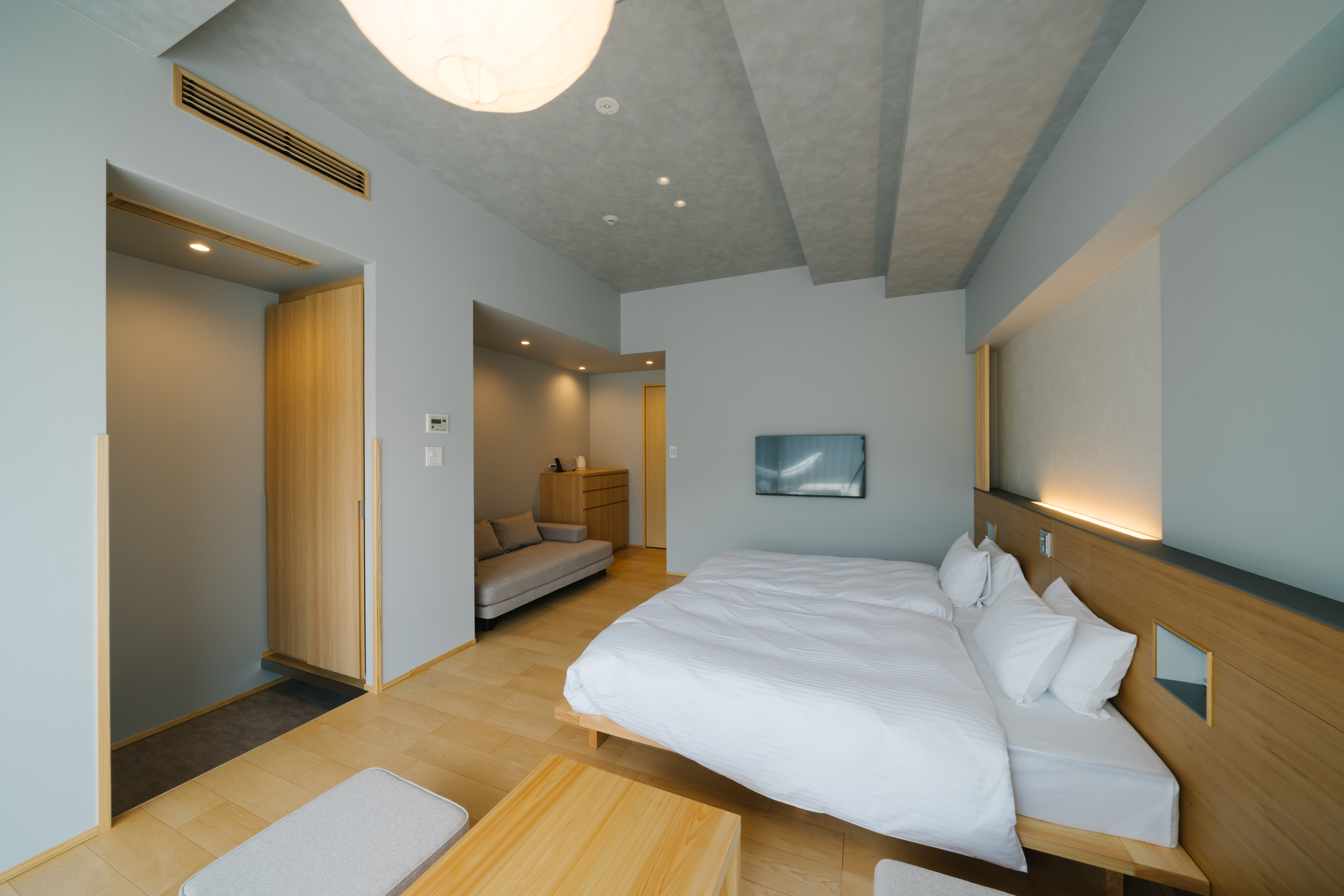 【205】ベッド2台+ソファベッド1台の最大3名までの客室