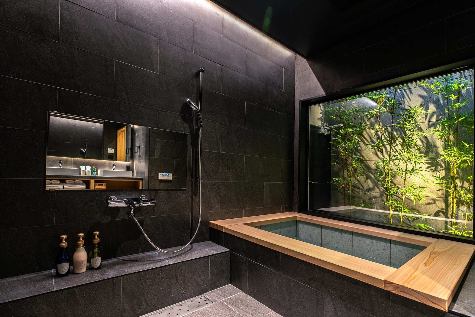 新築☆貸切宿【無料駐車場2台・極上の浴室・キッチン付】1〜10名までOK