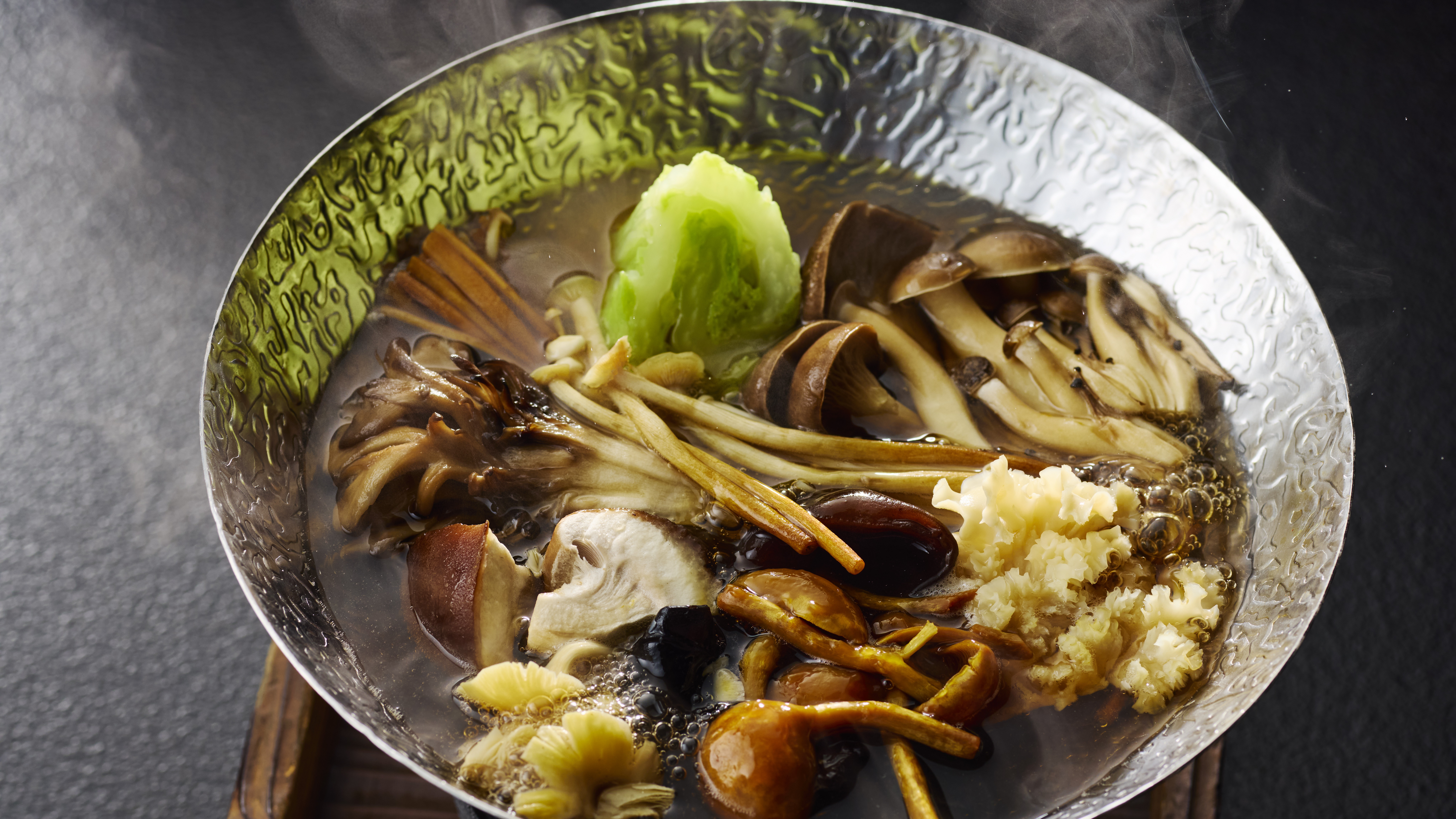 【夕食一例】たっぷりのきのこで美味しいお出汁を