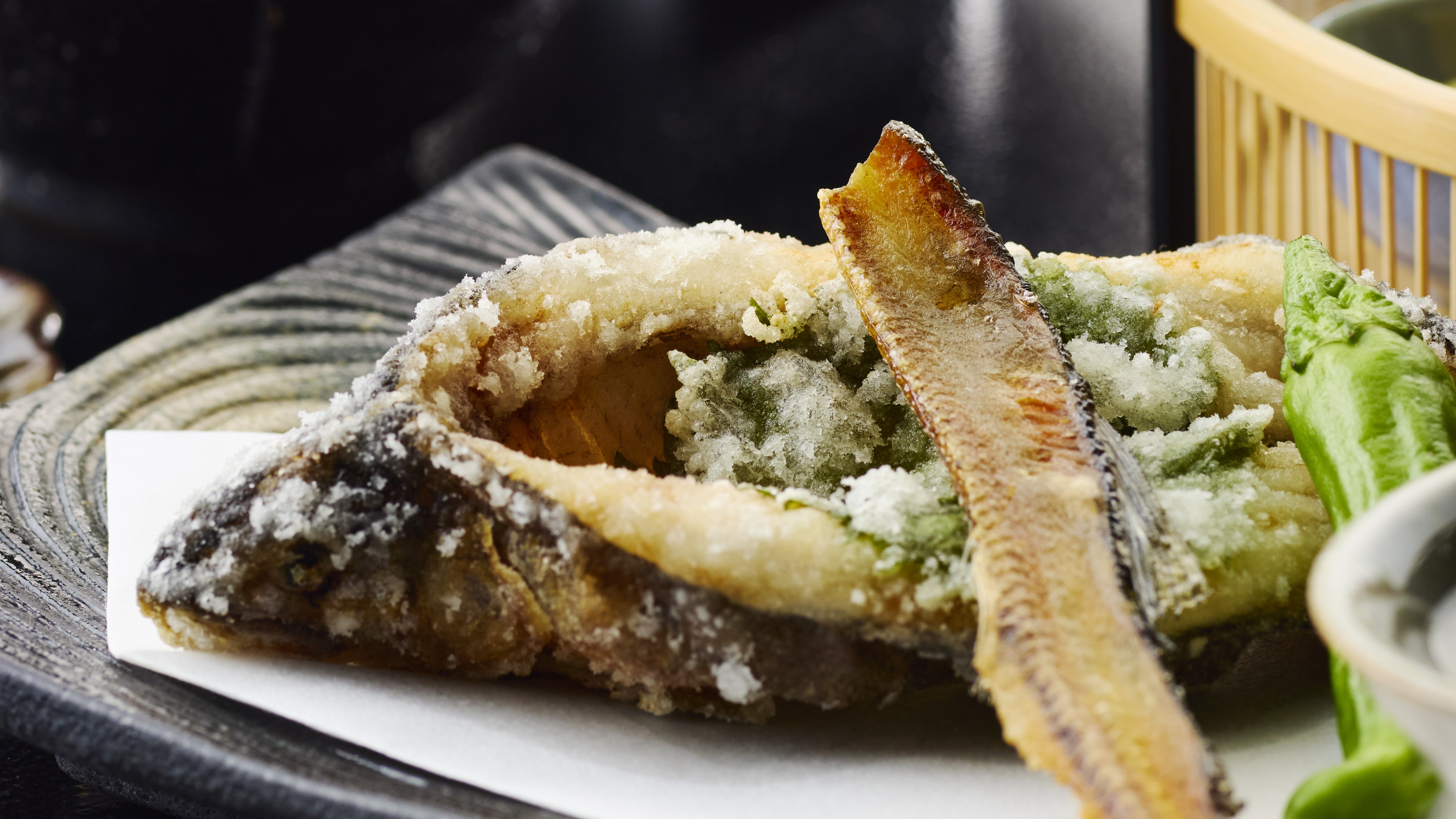 【夕食一例】川魚香味揚げ 骨せんべい
