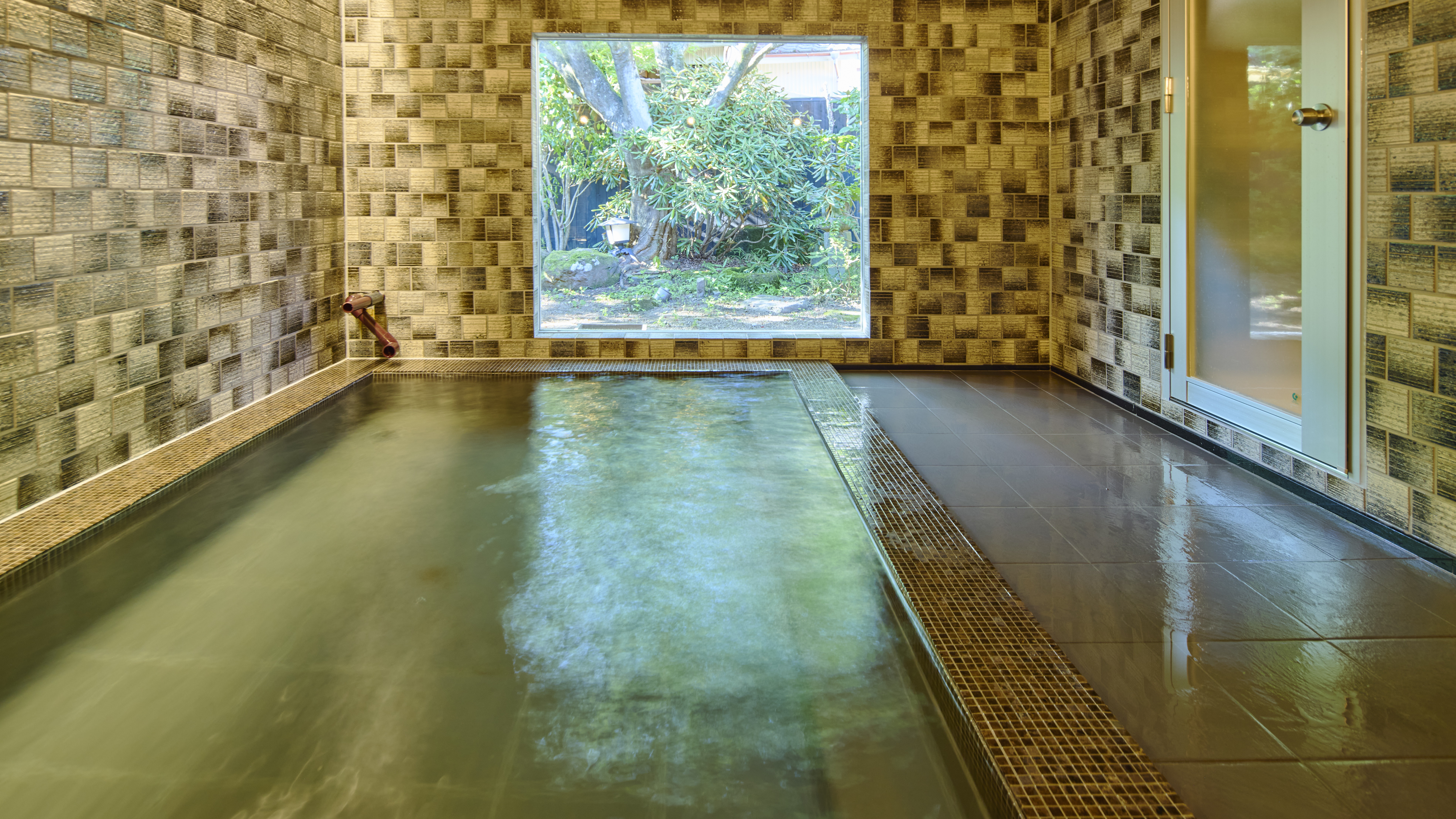 内風呂【咲静の湯（さきしずかのゆ）】