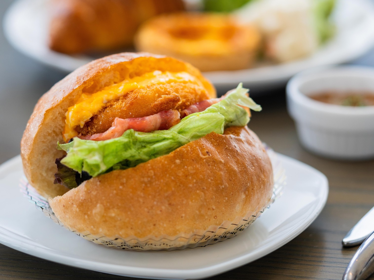 【1泊朝食】絶品淡路島バーガー！地元食材を使ったこだわりの朝食で始まる優雅なひととき