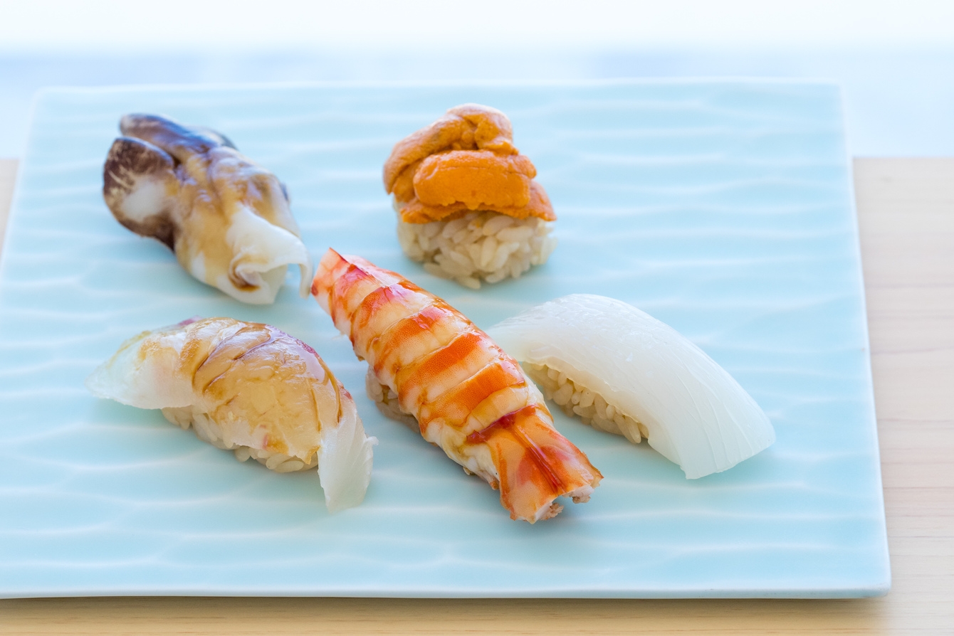 【1泊2食付】冬季限定テントサウナイベント参加権付！旬の鮨が織りなす贅沢なひととき｜鮨コース